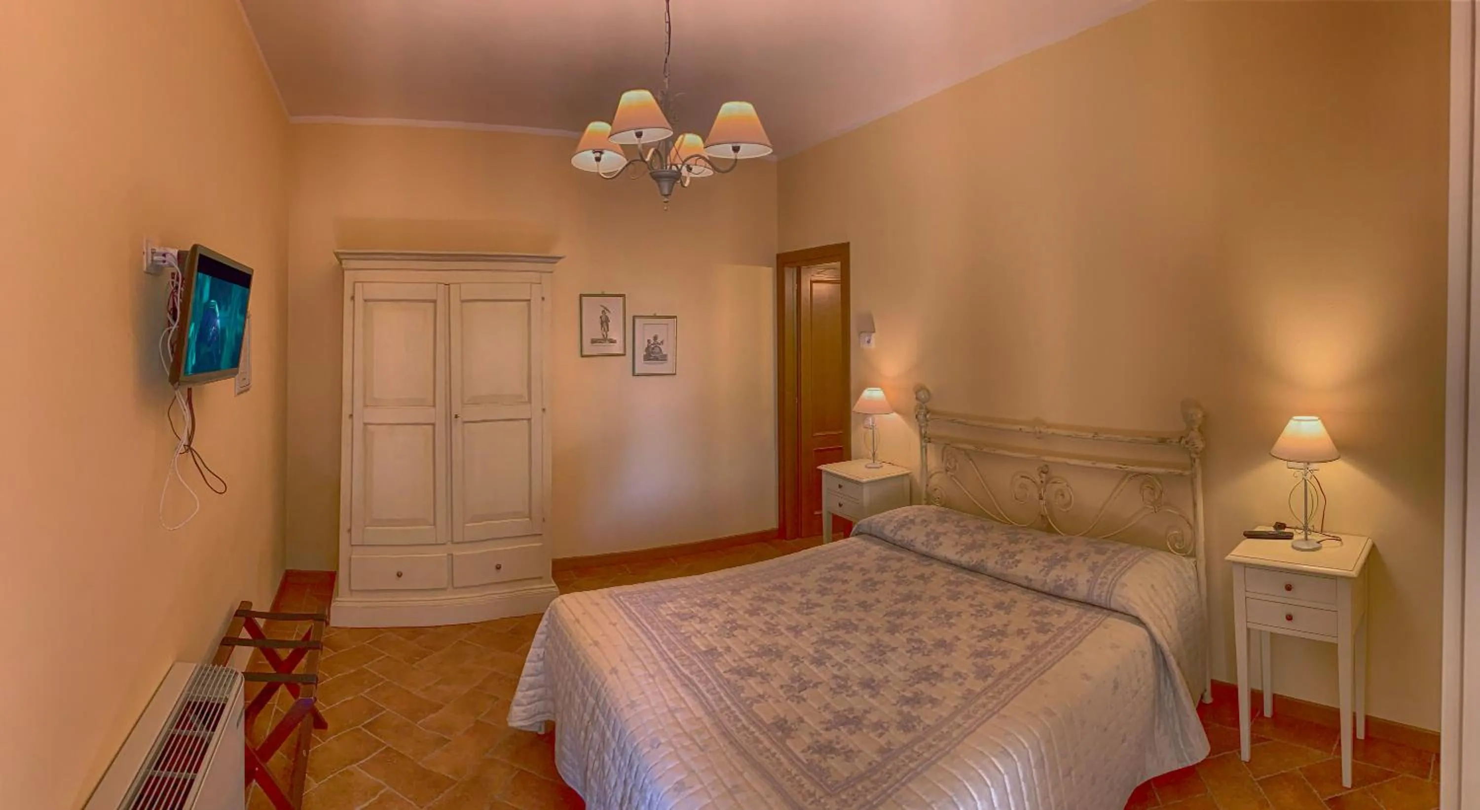 Photo of the whole room in Casale Cardini