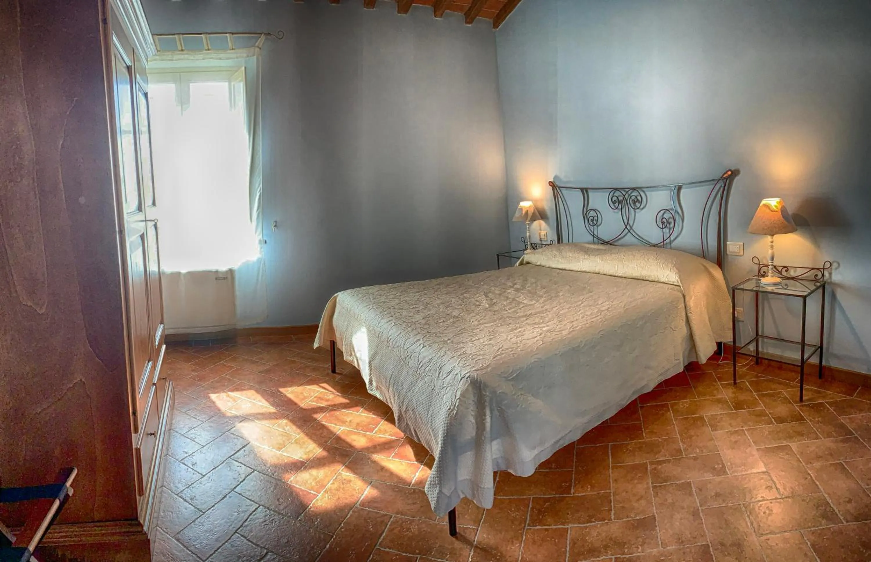 Photo of the whole room in Casale Cardini