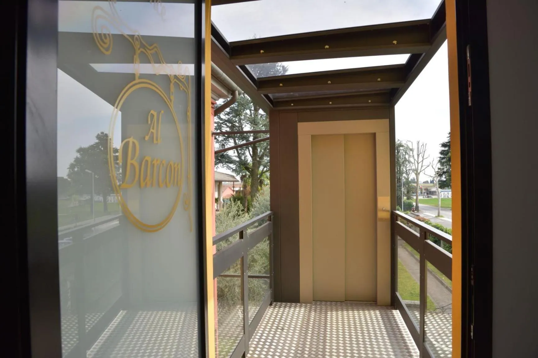 elevator in Residence Al Barcon