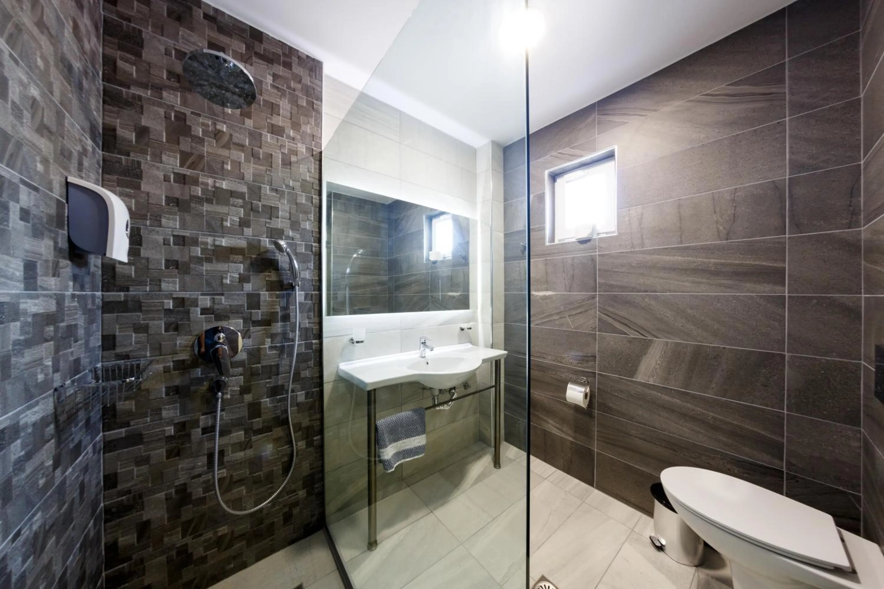 Shower in Caretta Beach Resort & WaterPark