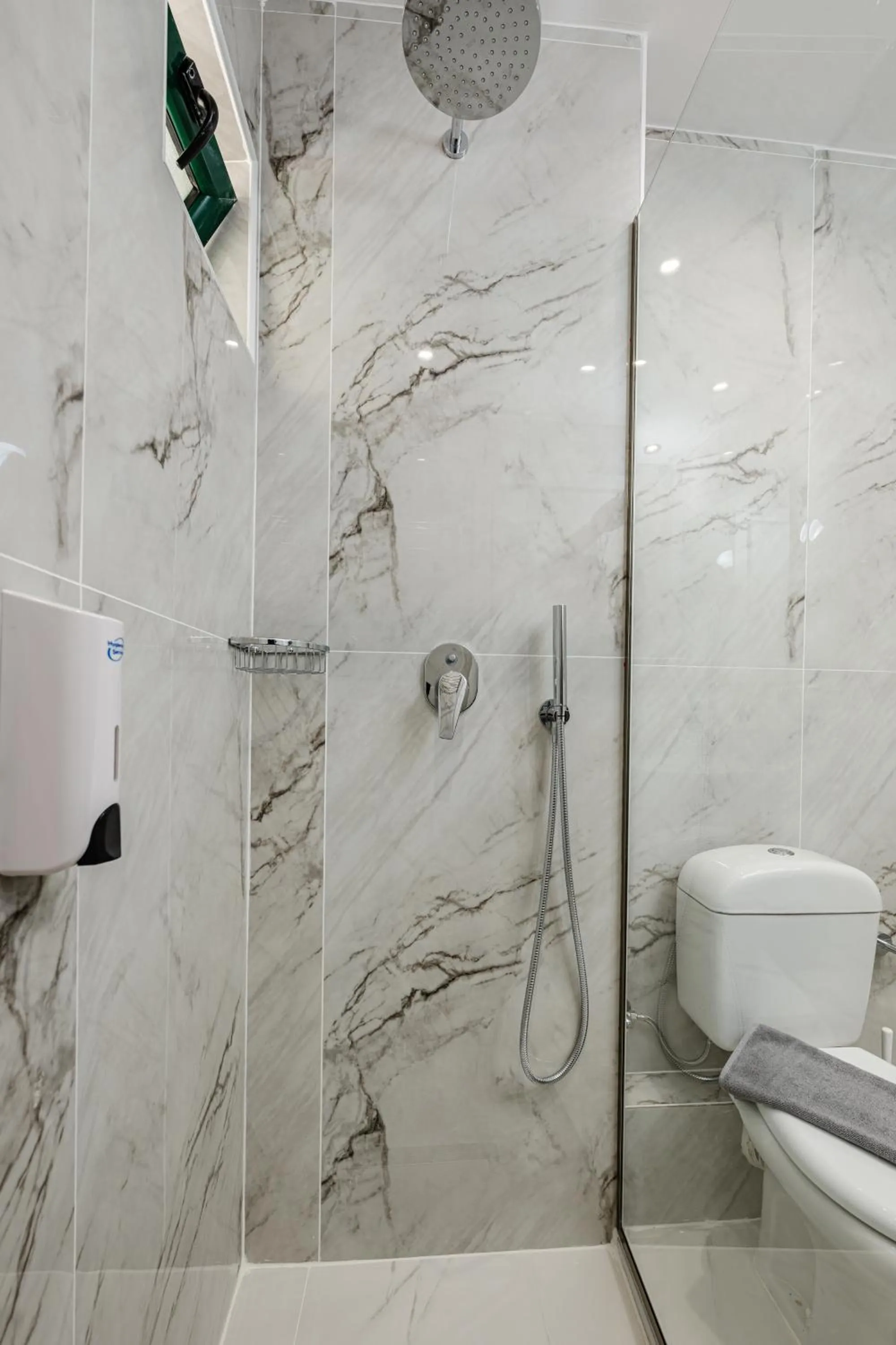 Shower in Caretta Beach Resort & WaterPark