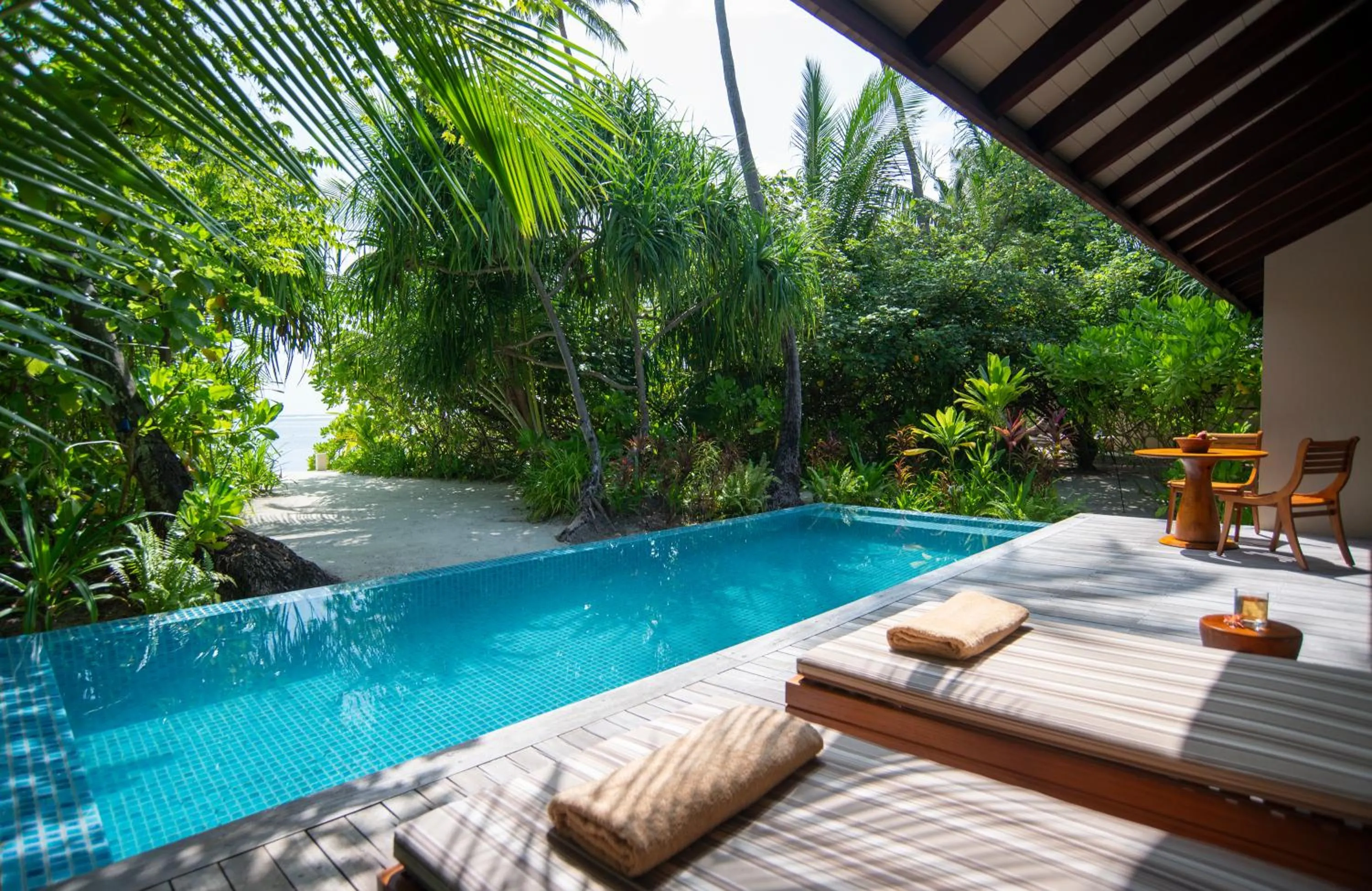 Swimming pool in The Residence Maldives at Dhigurah