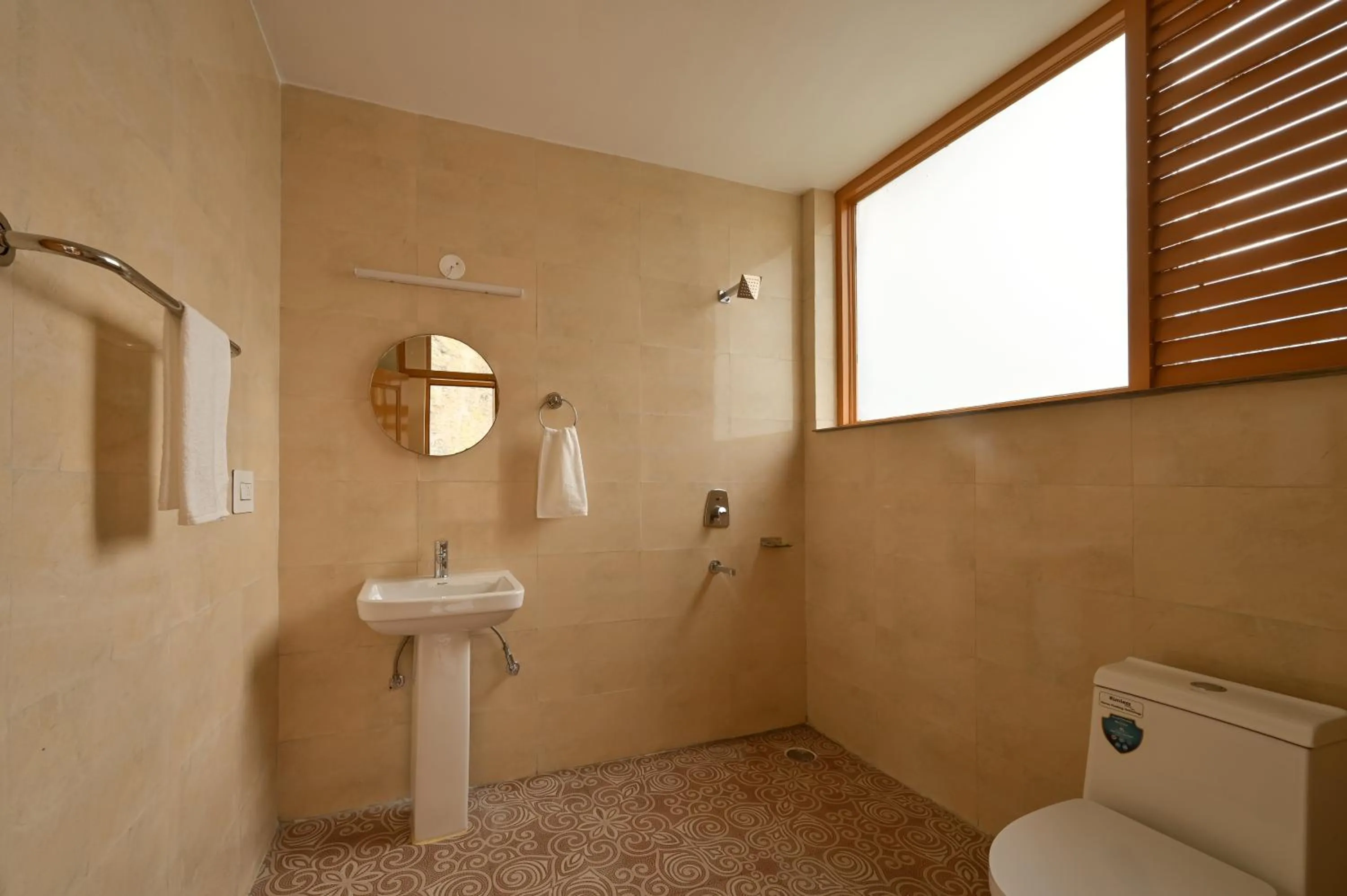 Bathroom in Zostel Dobhi, Manali