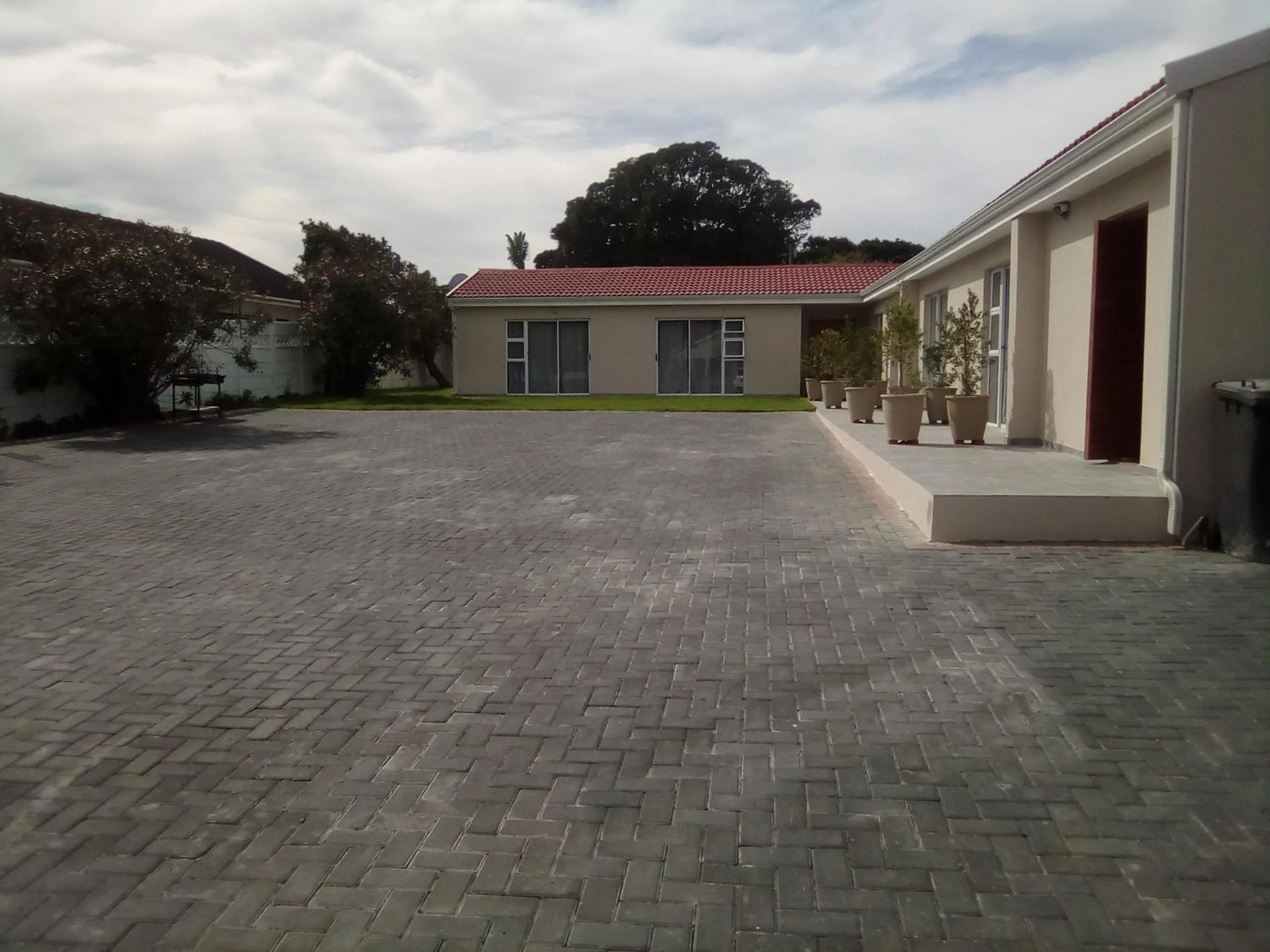 Facade/entrance in Pringle Nest