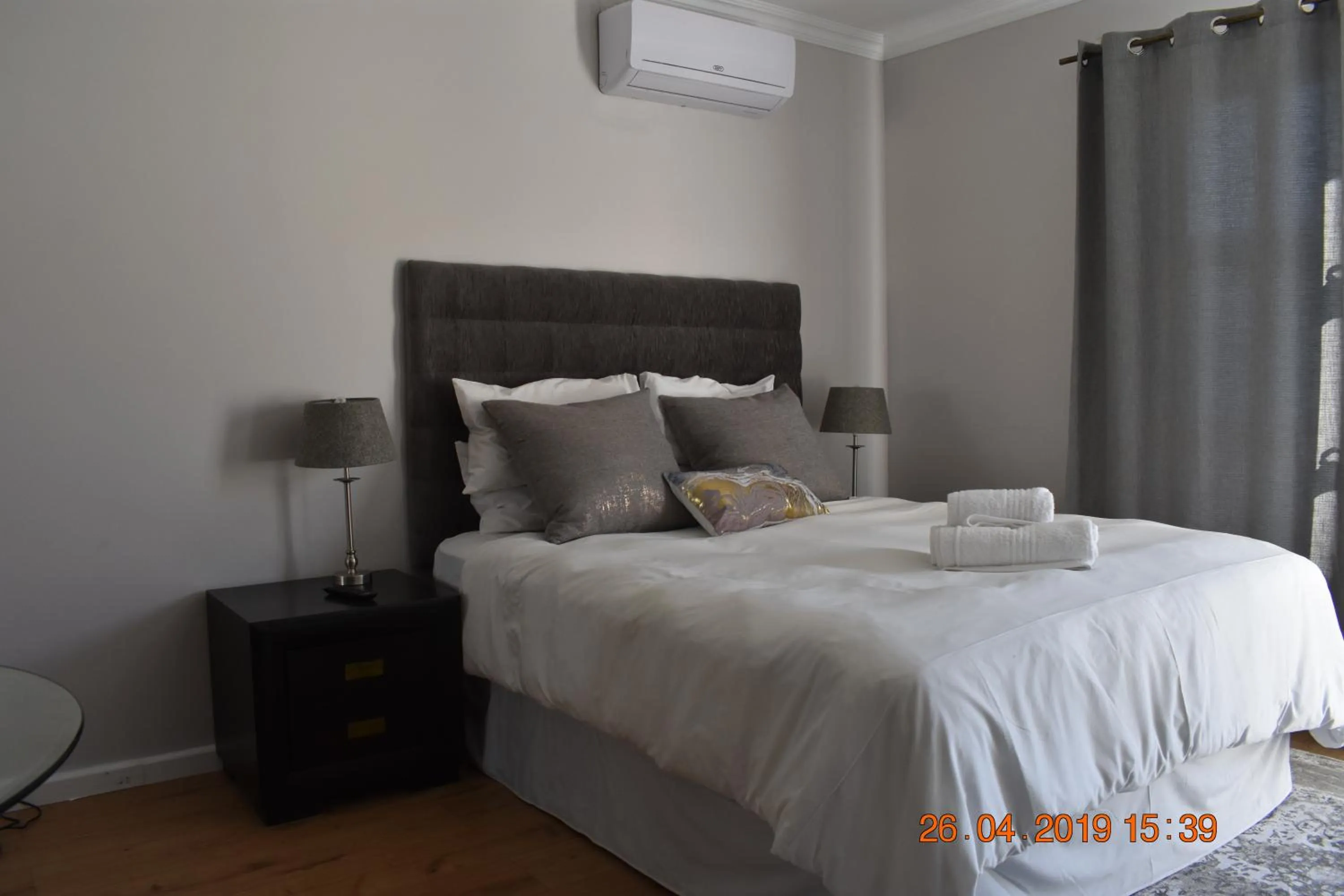 Bedroom, Bed in Pringle Nest