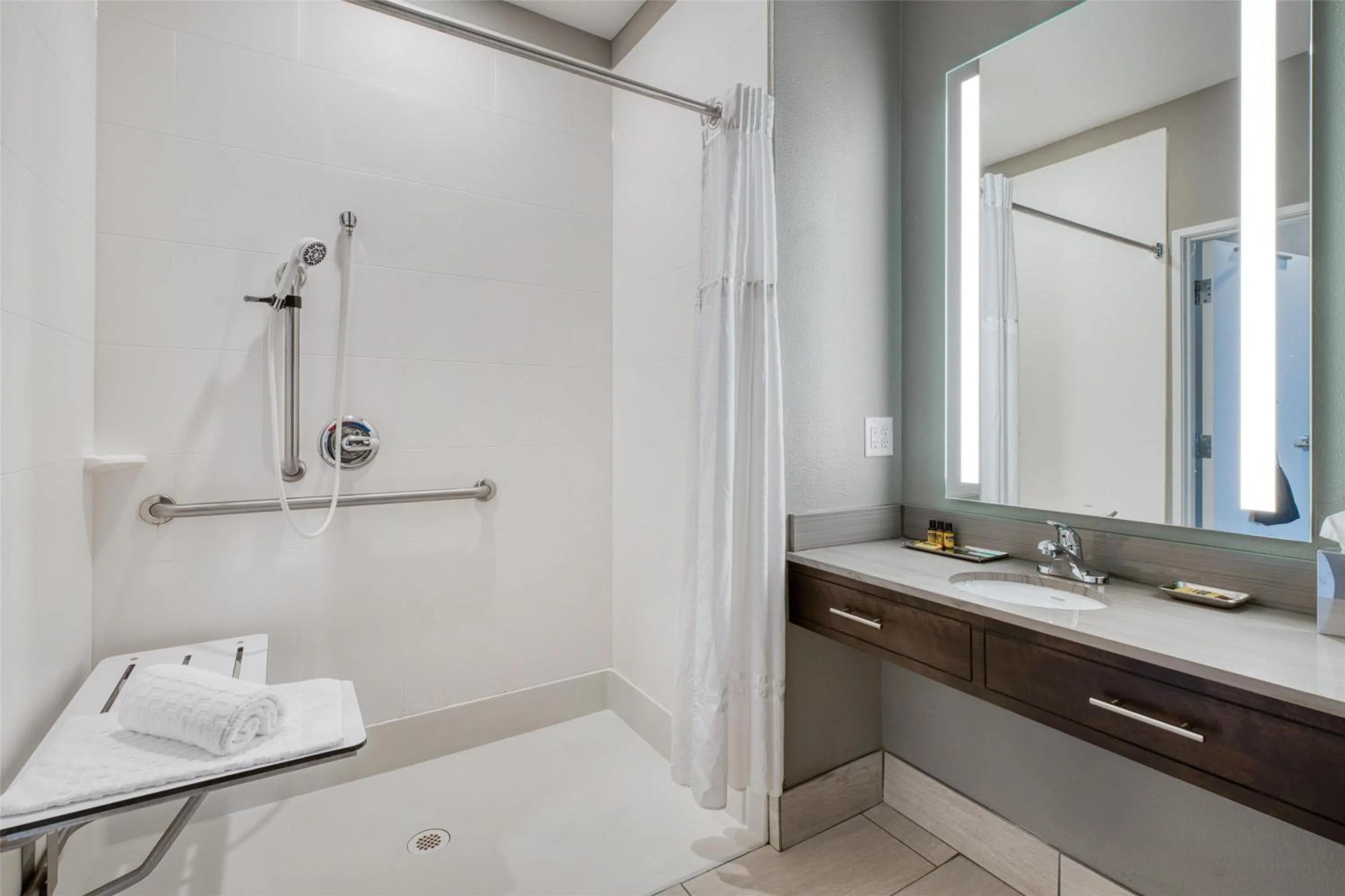 Bathroom in Best Western Plus Saint Peter