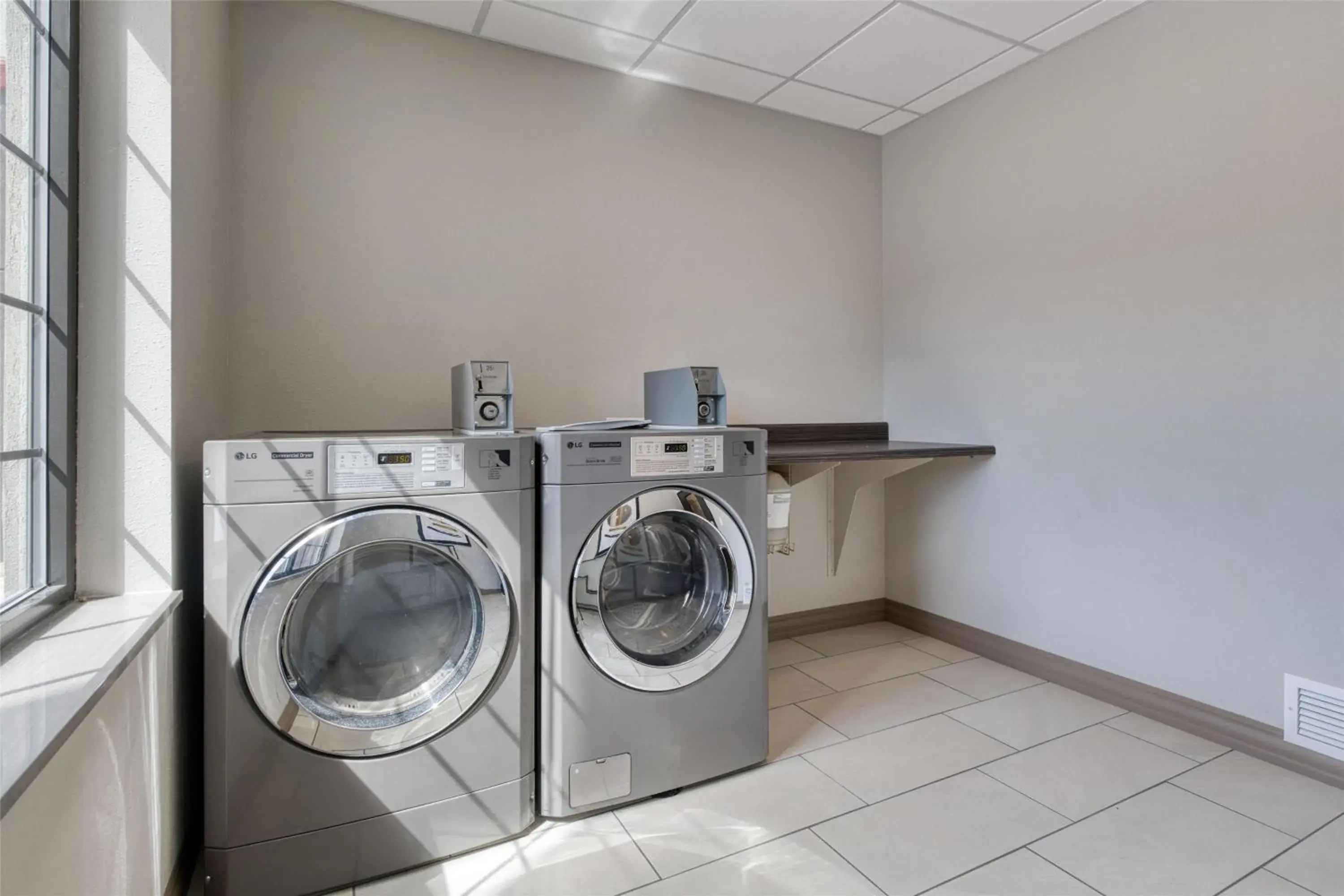 Property building in Best Western Plus Saint Peter Property building in Best Western Plus Saint Peter