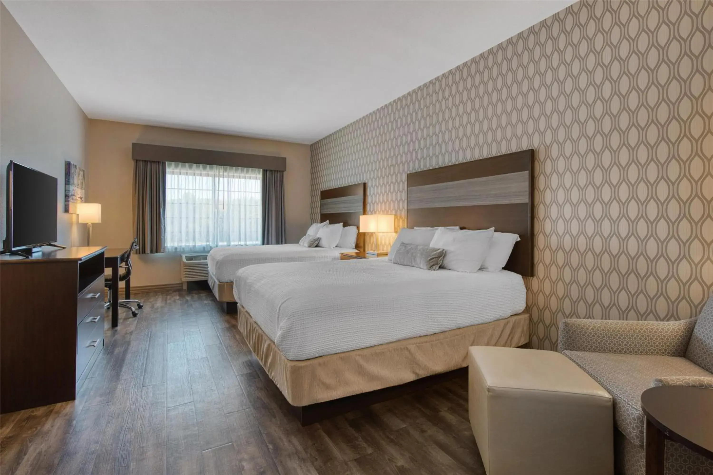 Bedroom, Bed in Best Western Plus Saint Peter Bedroom, Bed in Best Western Plus Saint Peter