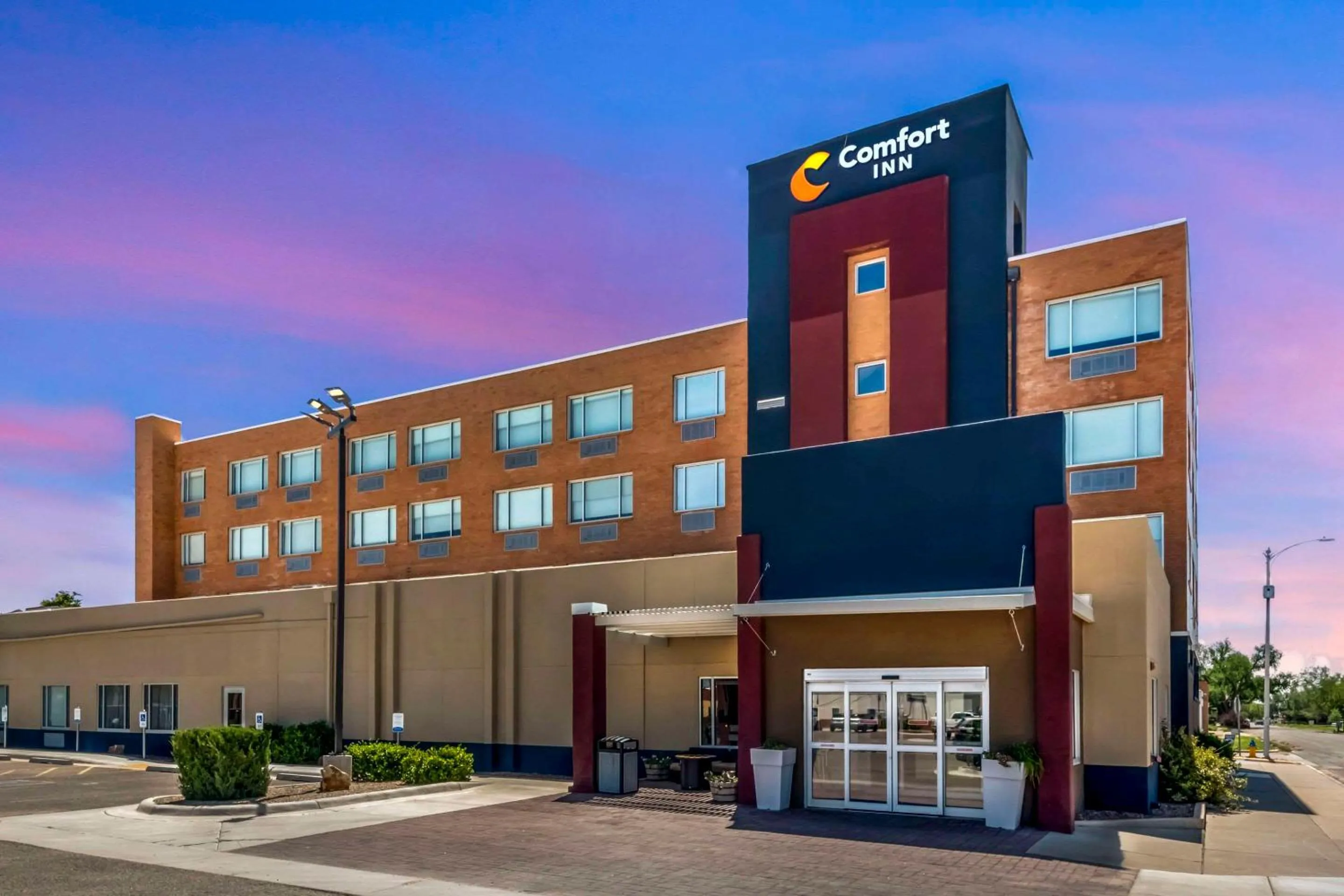 Property building in Best Western Plus Portales Inn