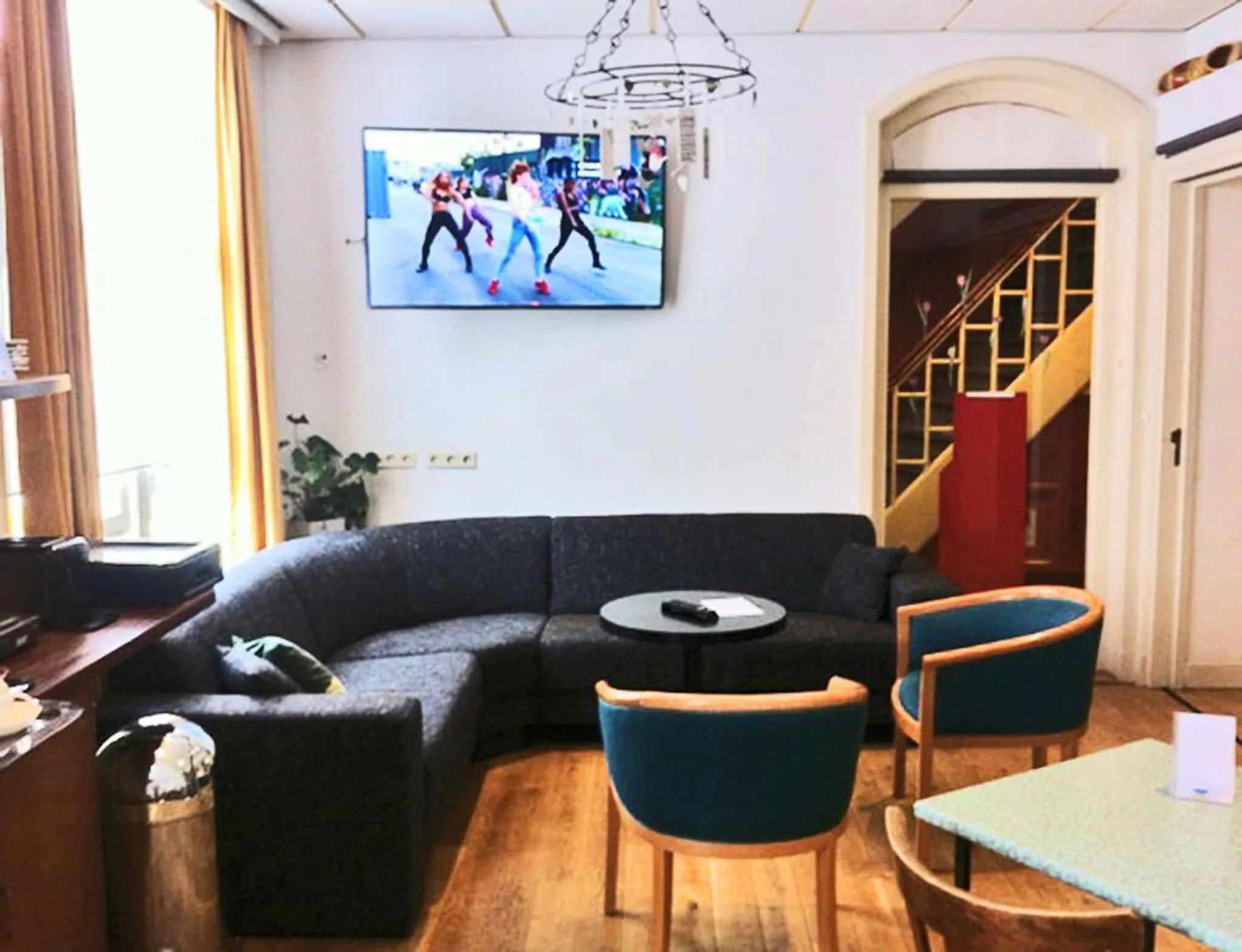 Communal lounge/ TV room in Euphemia Budget Old City Canal Zone