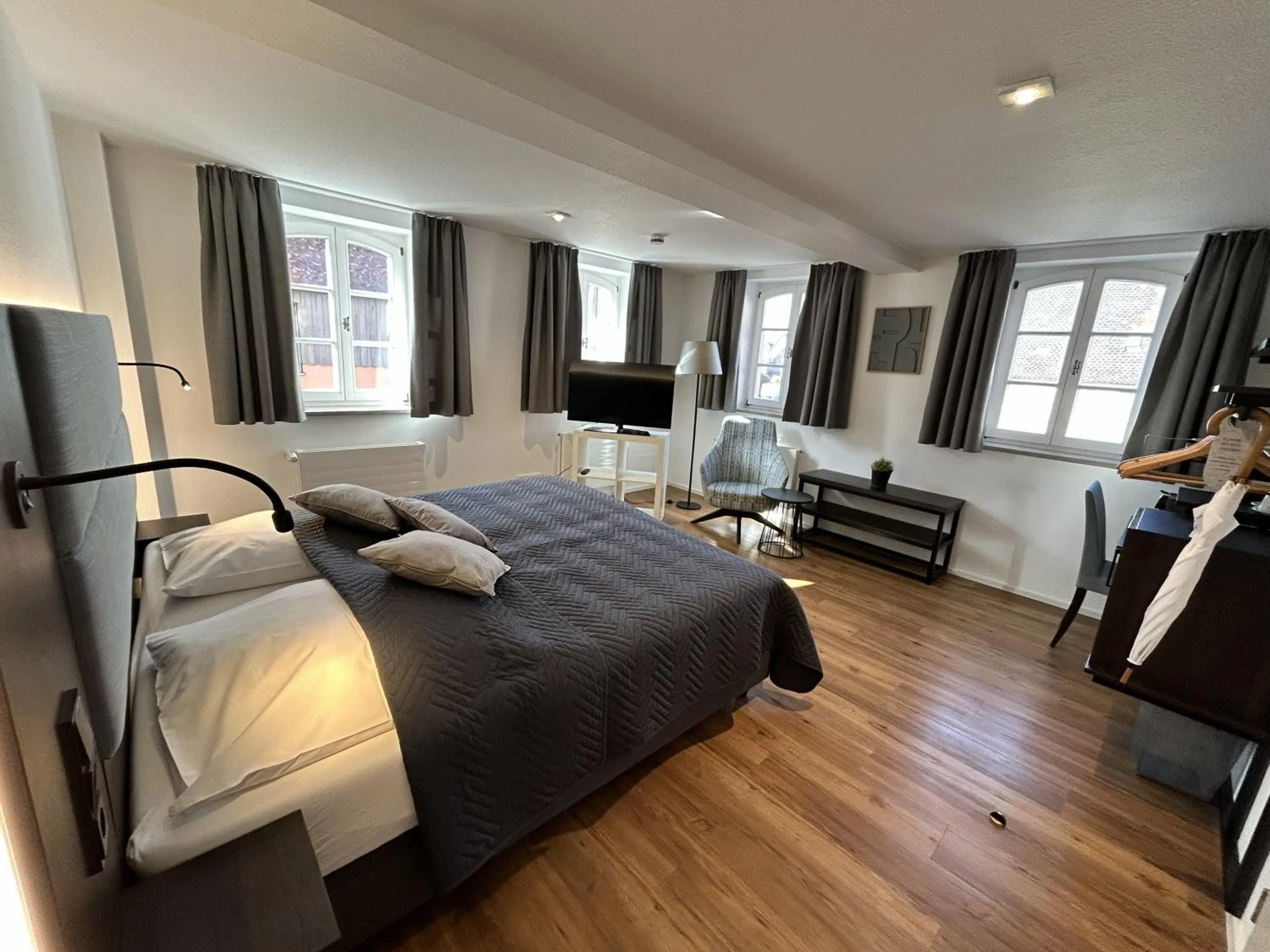 Photo of the whole room, Bed in Hotel Burg Abenberg