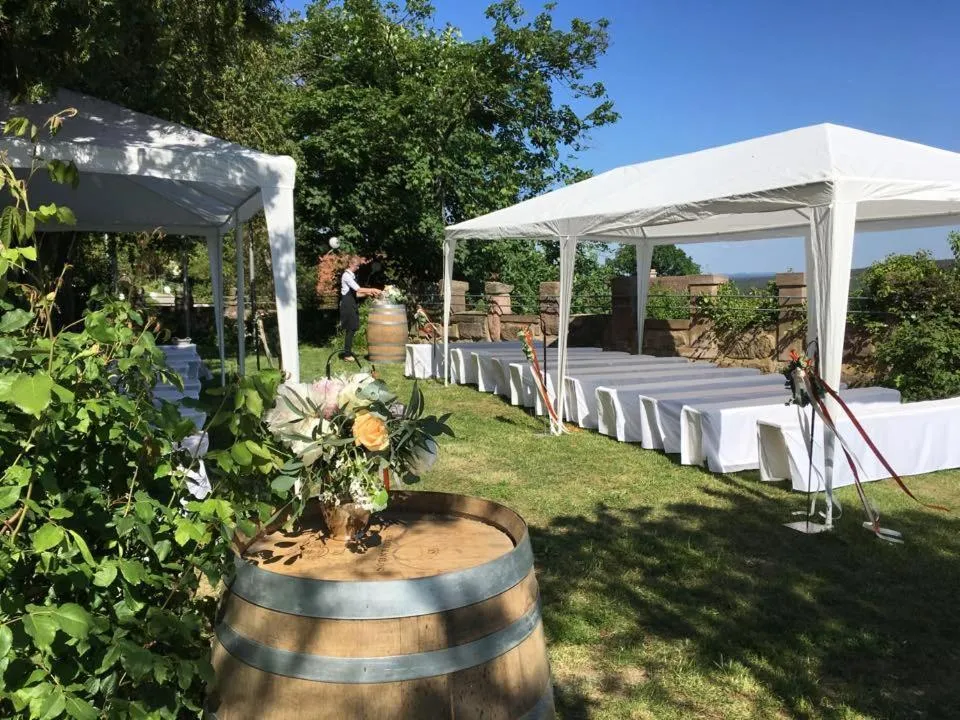 Patio in Hotel Burg Abenberg
