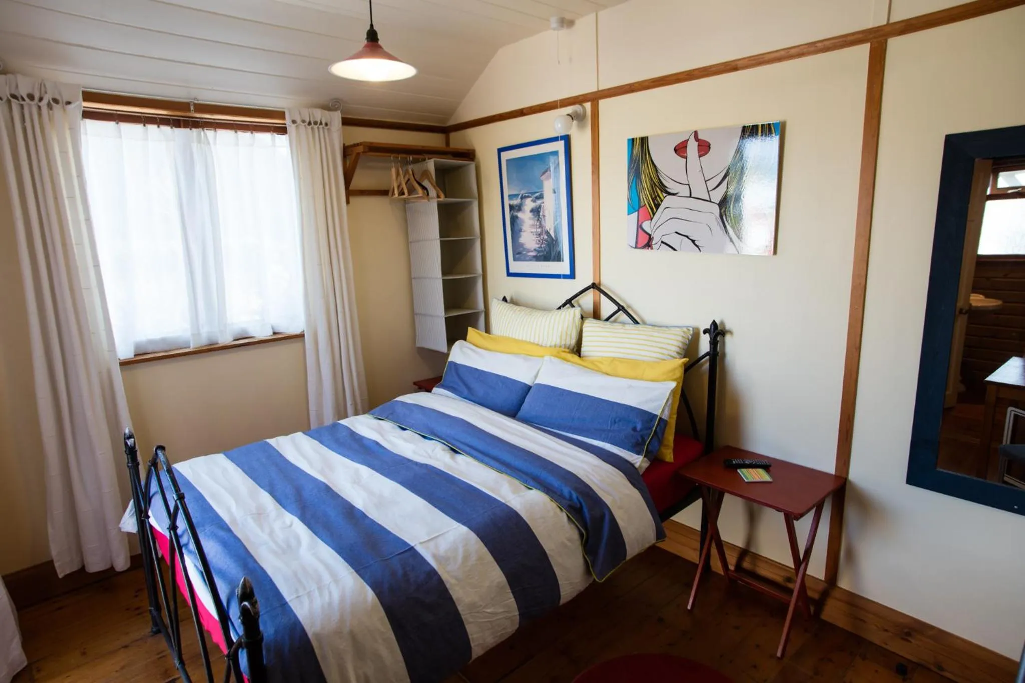 Bed in Heatherbell Cottage Guest Accommodation