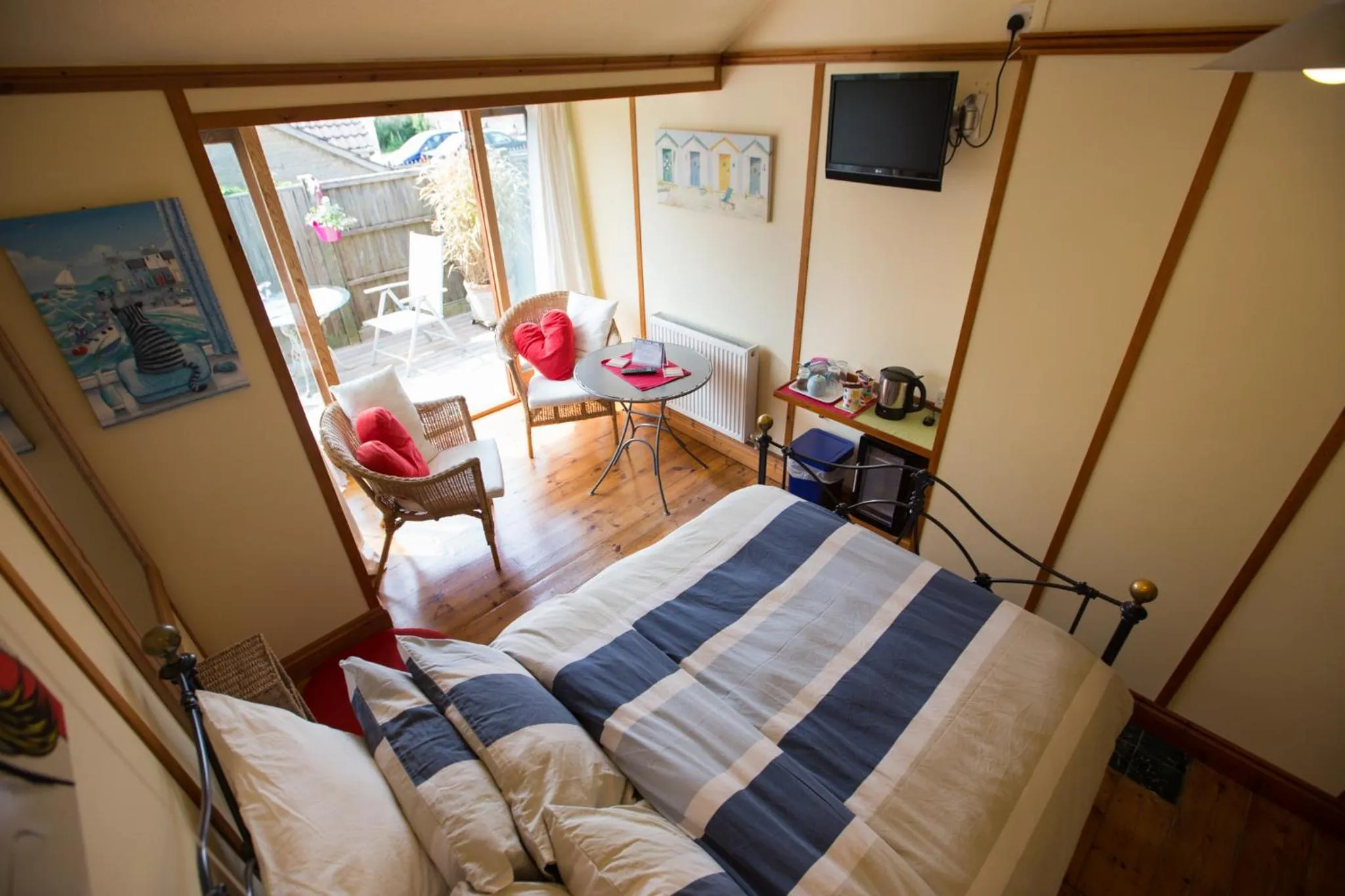 Bed in Heatherbell Cottage Guest Accommodation