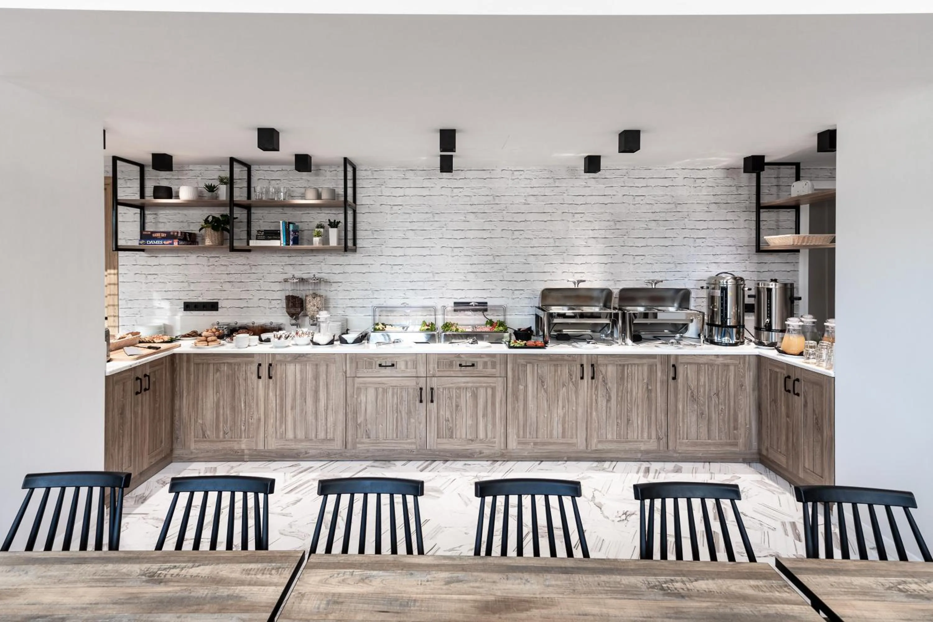 Breakfast in 31 Doors Hotel