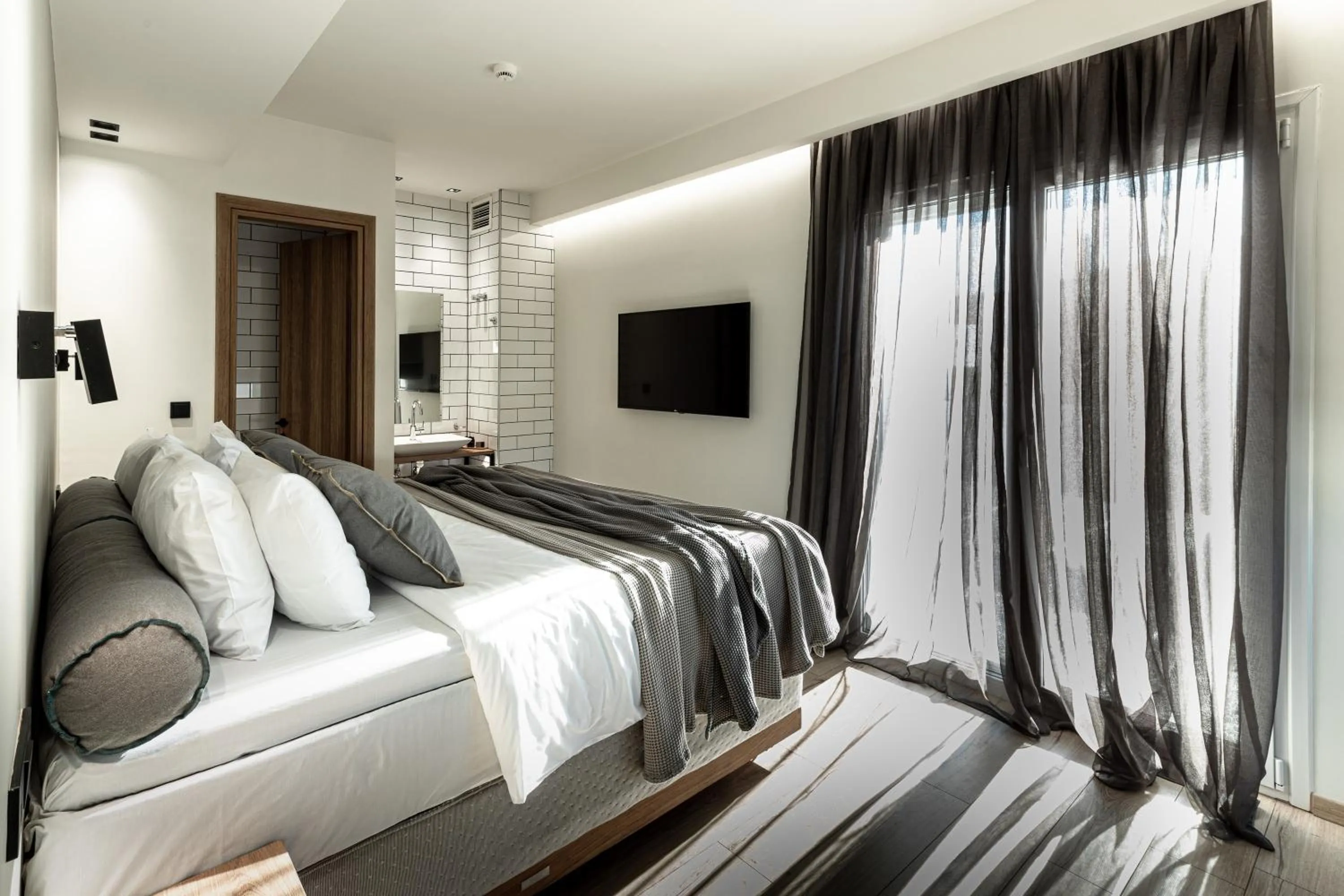 Photo of the whole room, Bed in 31 Doors Hotel