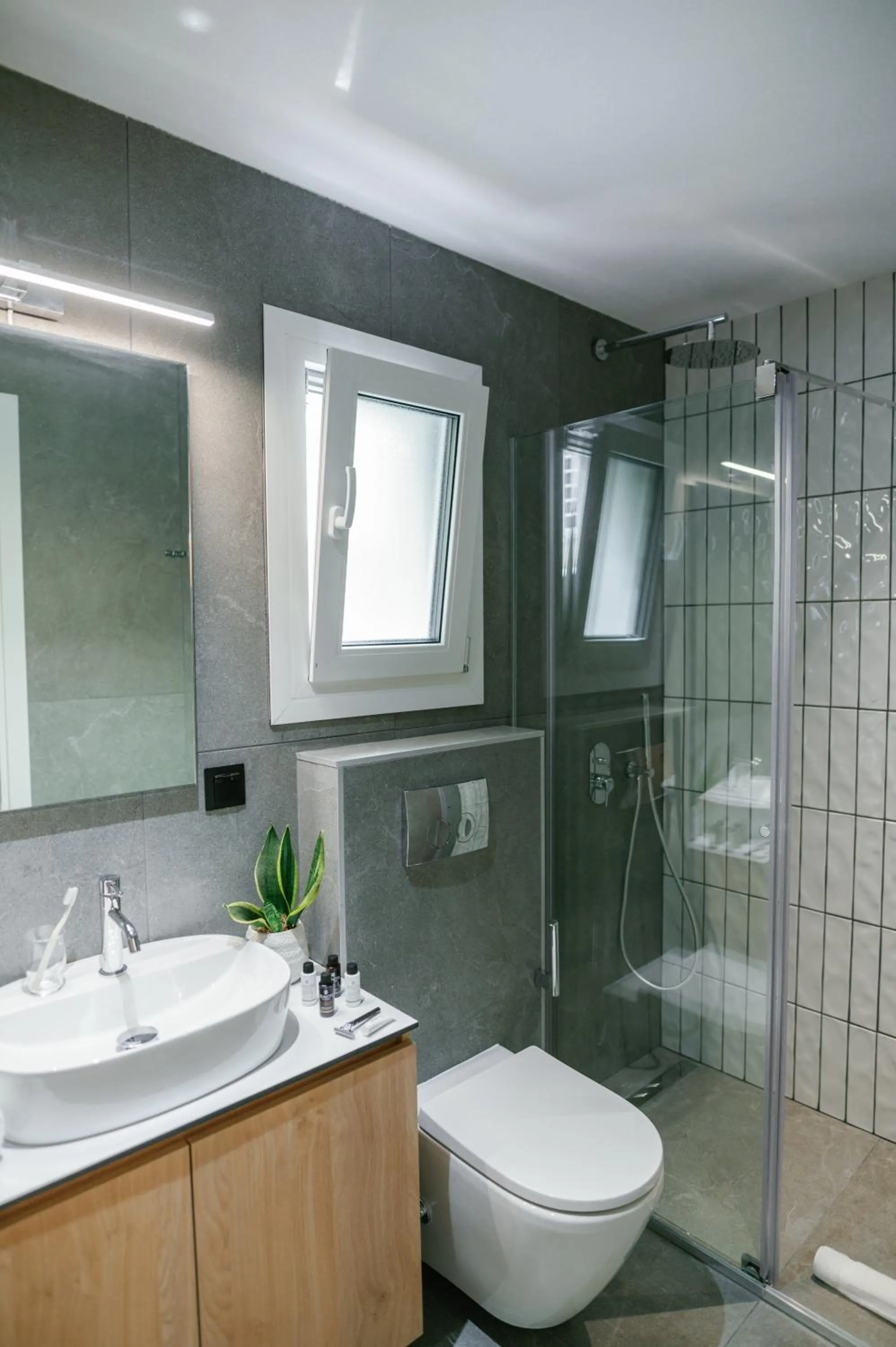 Shower in 31 Doors Hotel