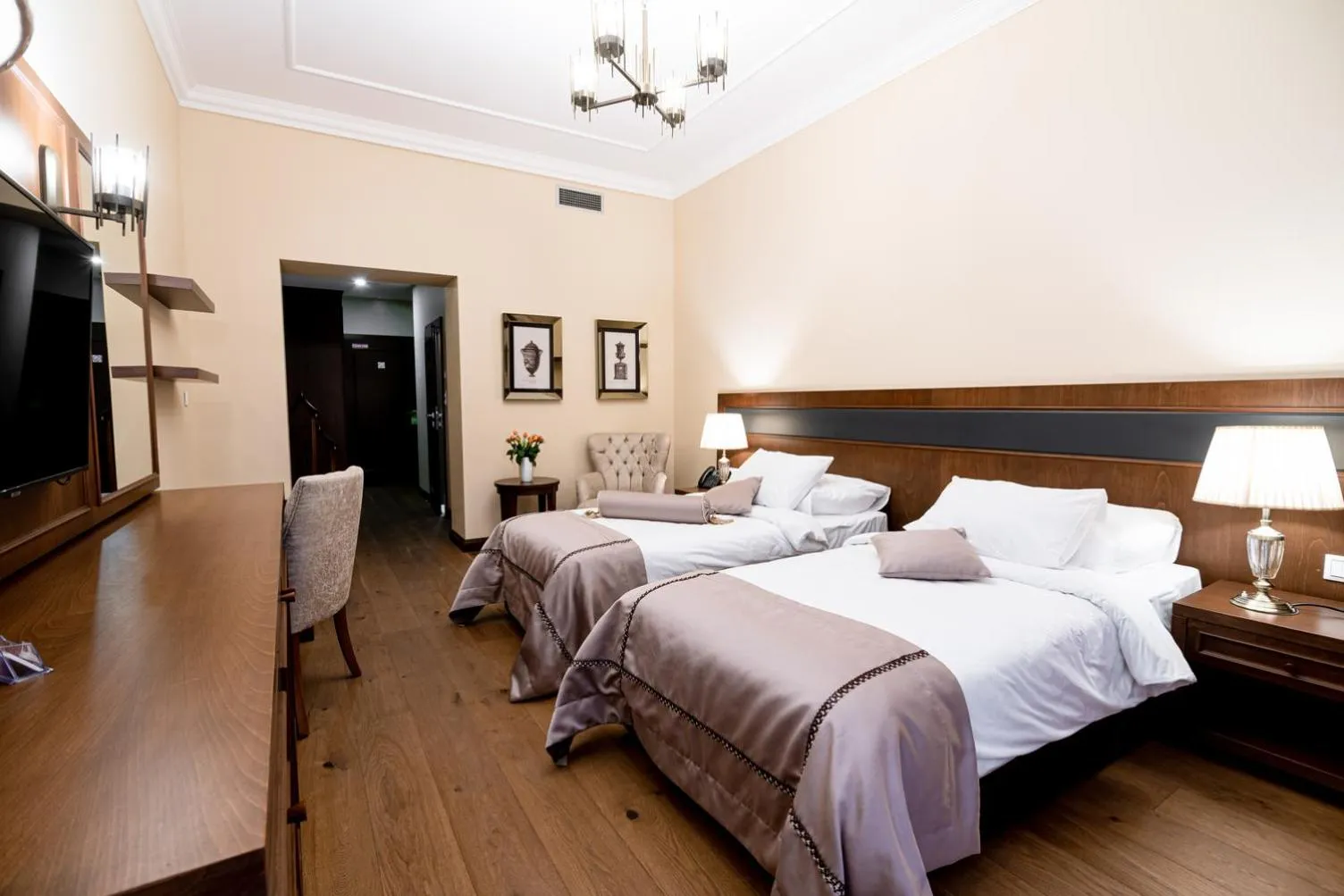 Bed in Hotel Michael's Palace