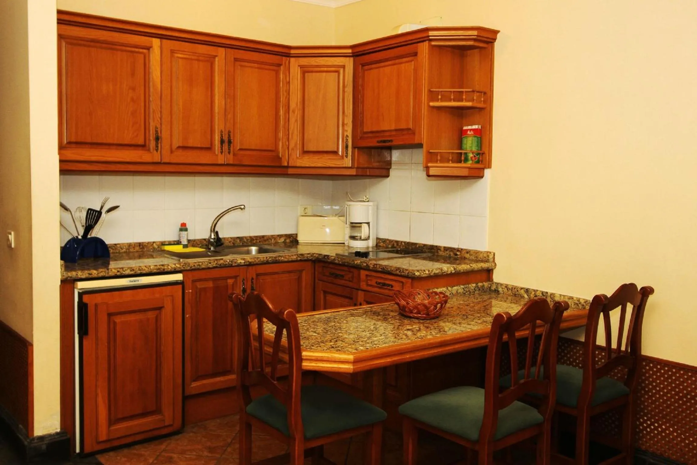 Kitchen or kitchenette in Apartamentos Punta Marina