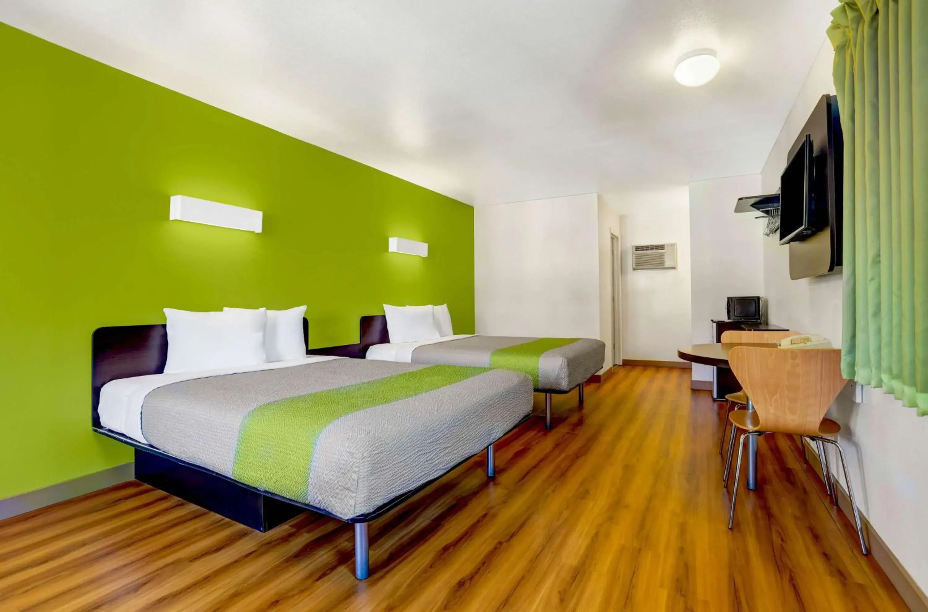 Quadruple Room - Disability Access - Non-Smoking in Days Inn by Wyndham Payson Quadruple Room - Disability Access - Non-Smoking in Days Inn by Wyndham Payson