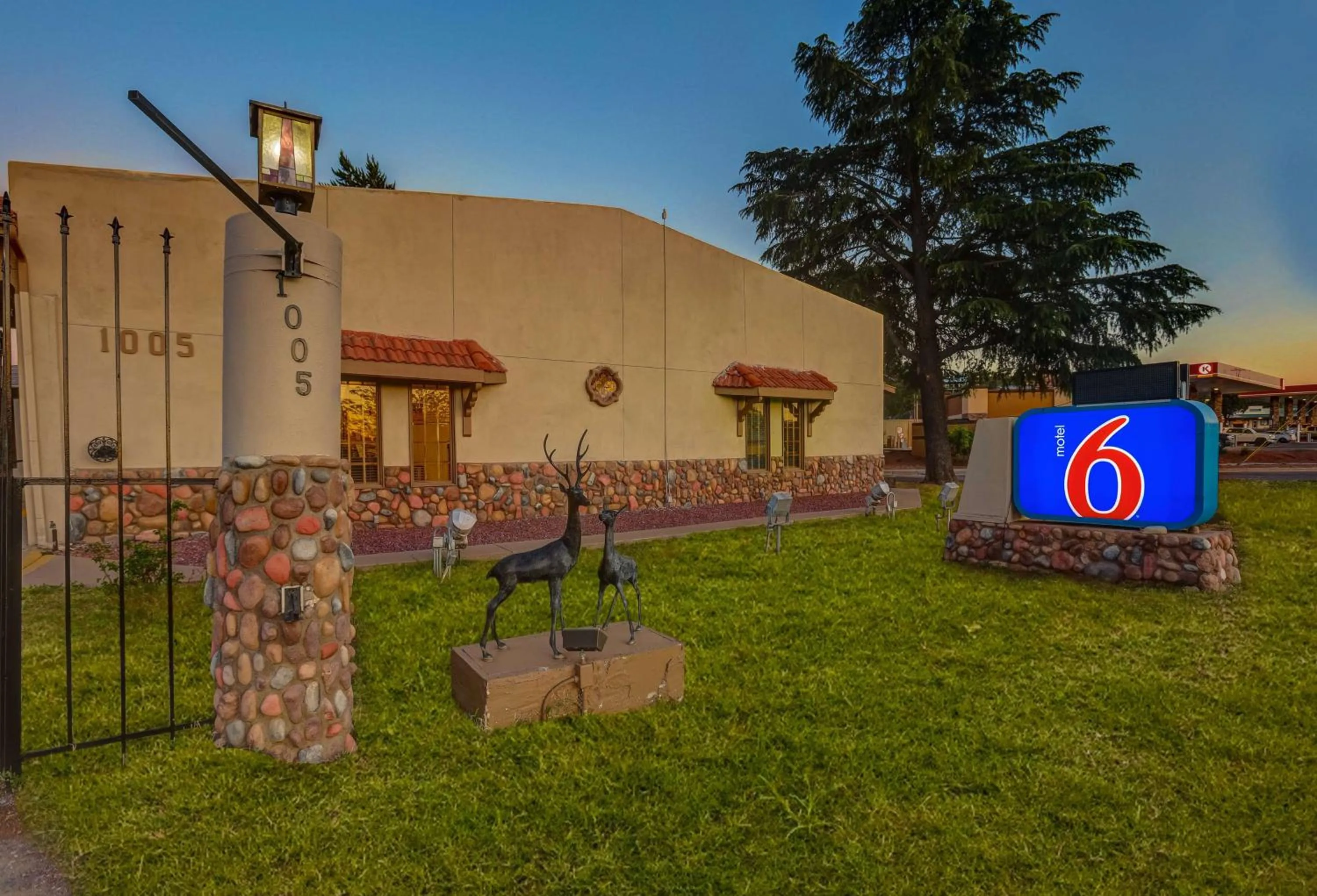 Property building in Motel 6-Payson, AZ