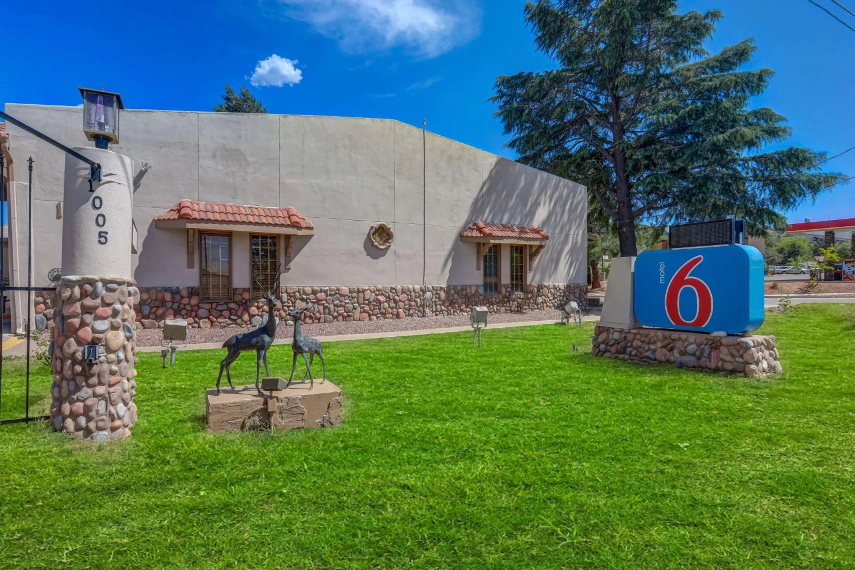Property building in Motel 6-Payson, AZ