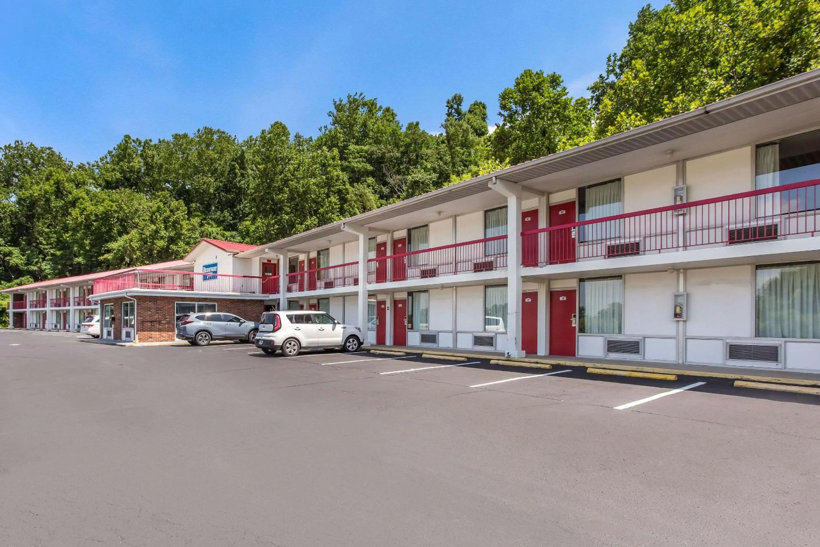 Property building in Rodeway Inn