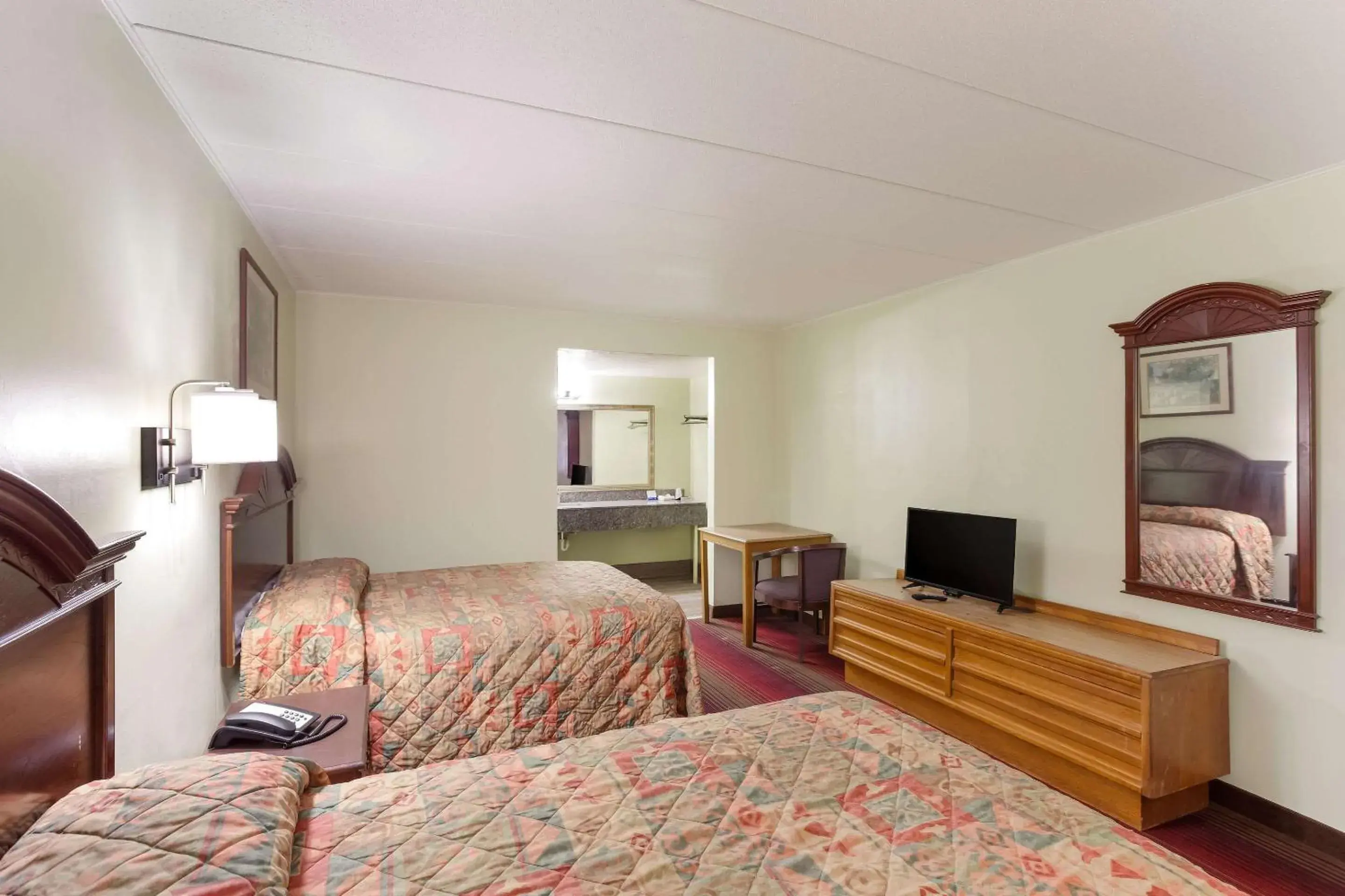 Bedroom, Bed in Rodeway Inn Bedroom, Bed in Rodeway Inn