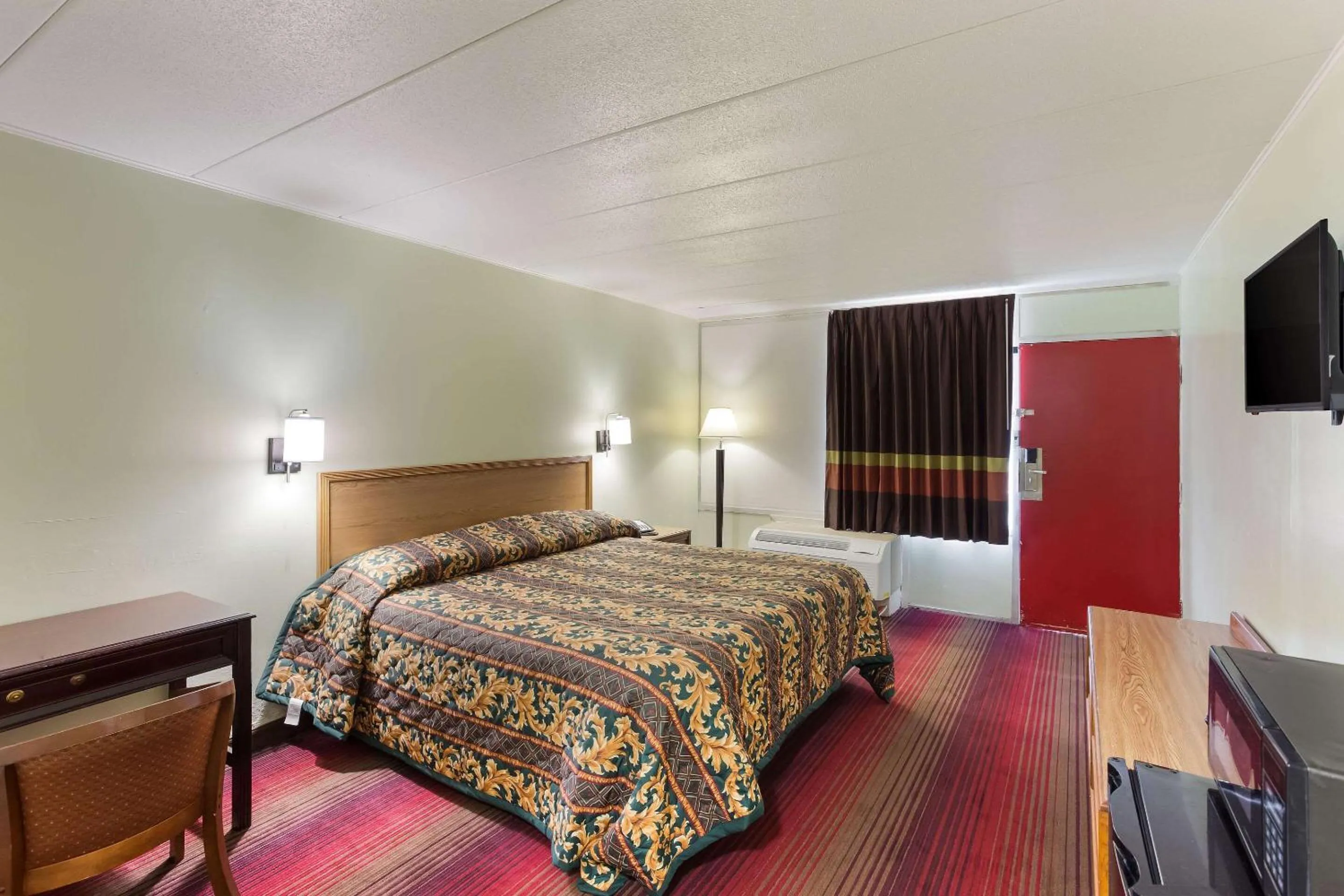 Bedroom, Bed in Rodeway Inn