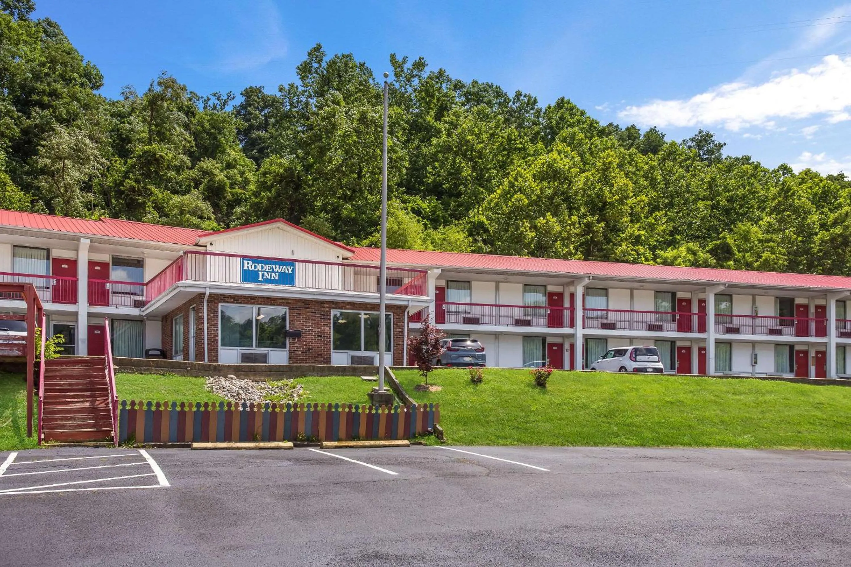 Property building in Rodeway Inn