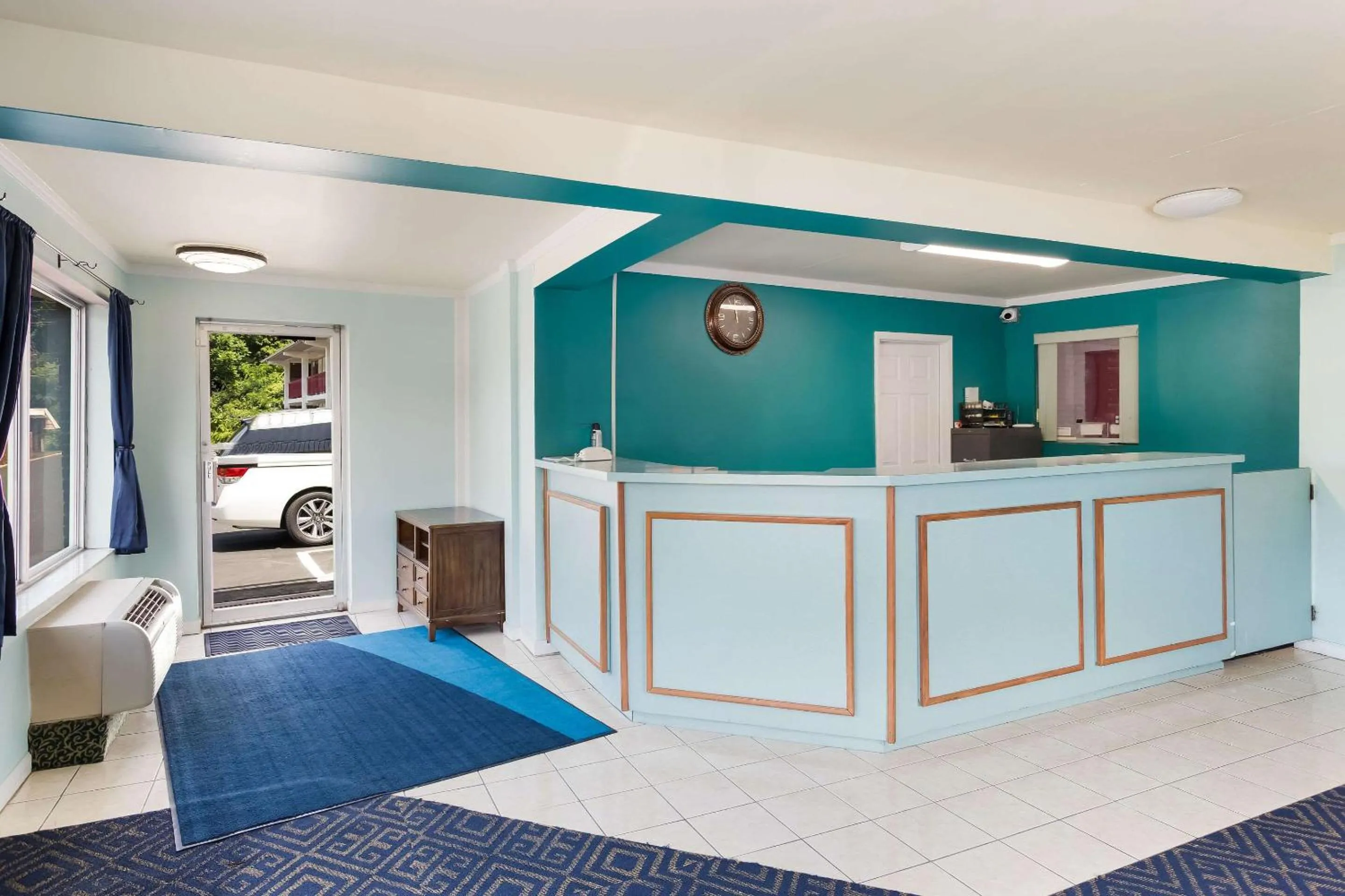 Lobby or reception in Rodeway Inn