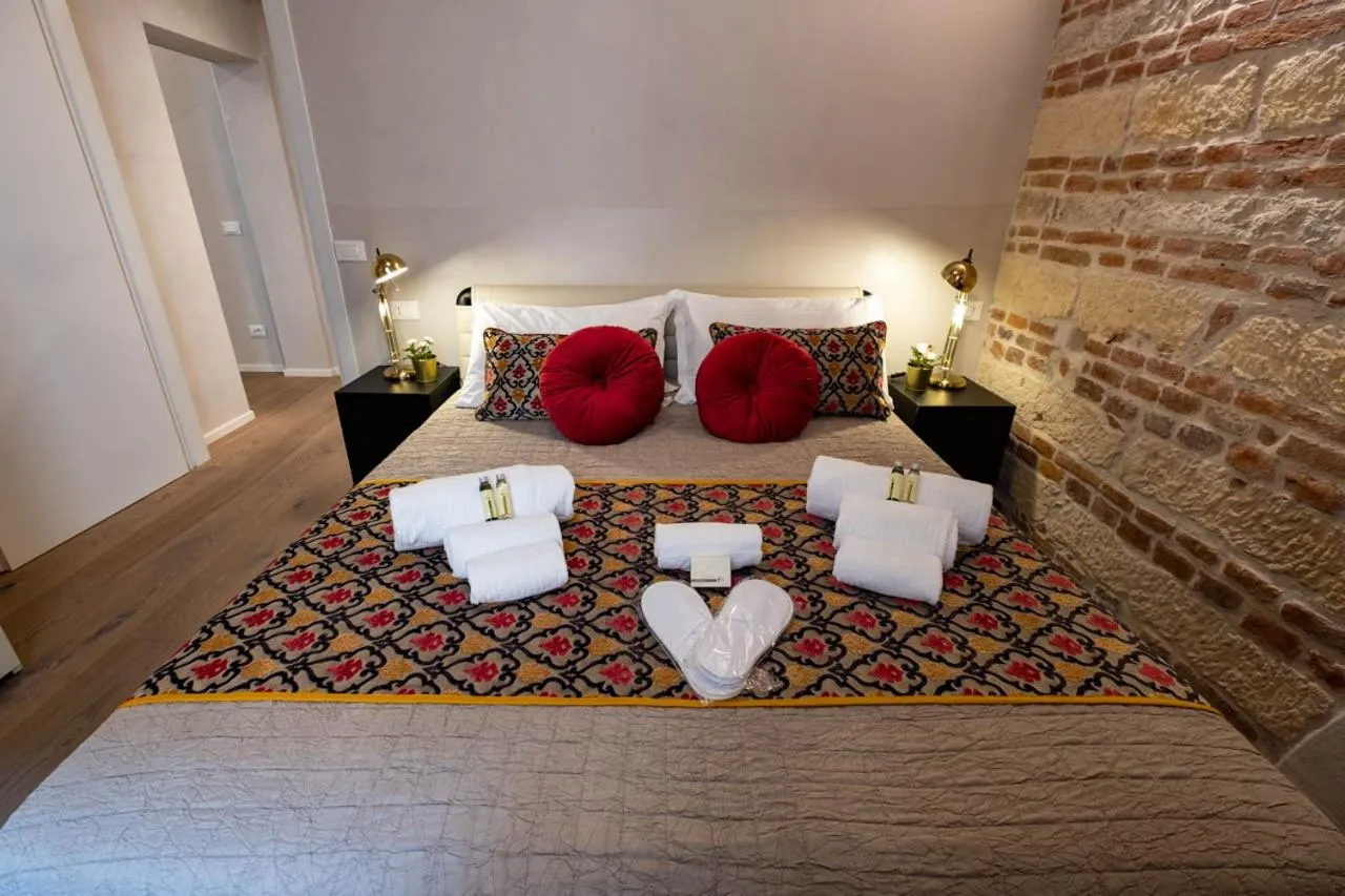Bed in Verona Romana Apartments