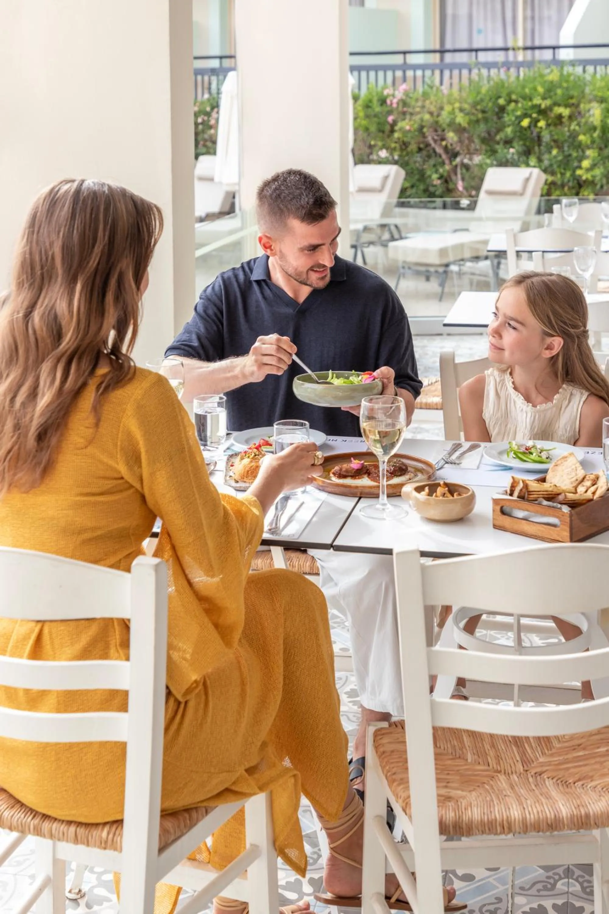 Restaurant/places to eat in Louis Paphos Breeze