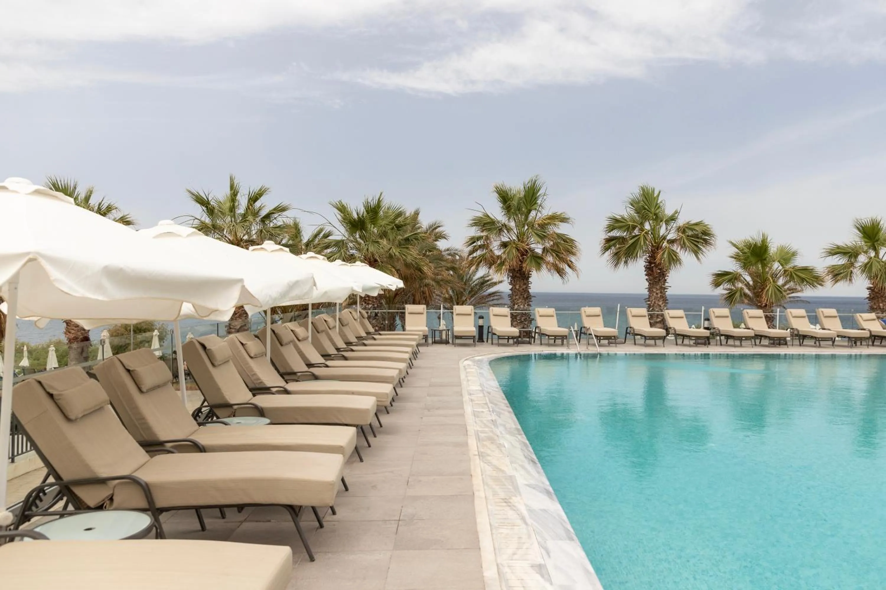 Swimming pool in Louis Paphos Breeze