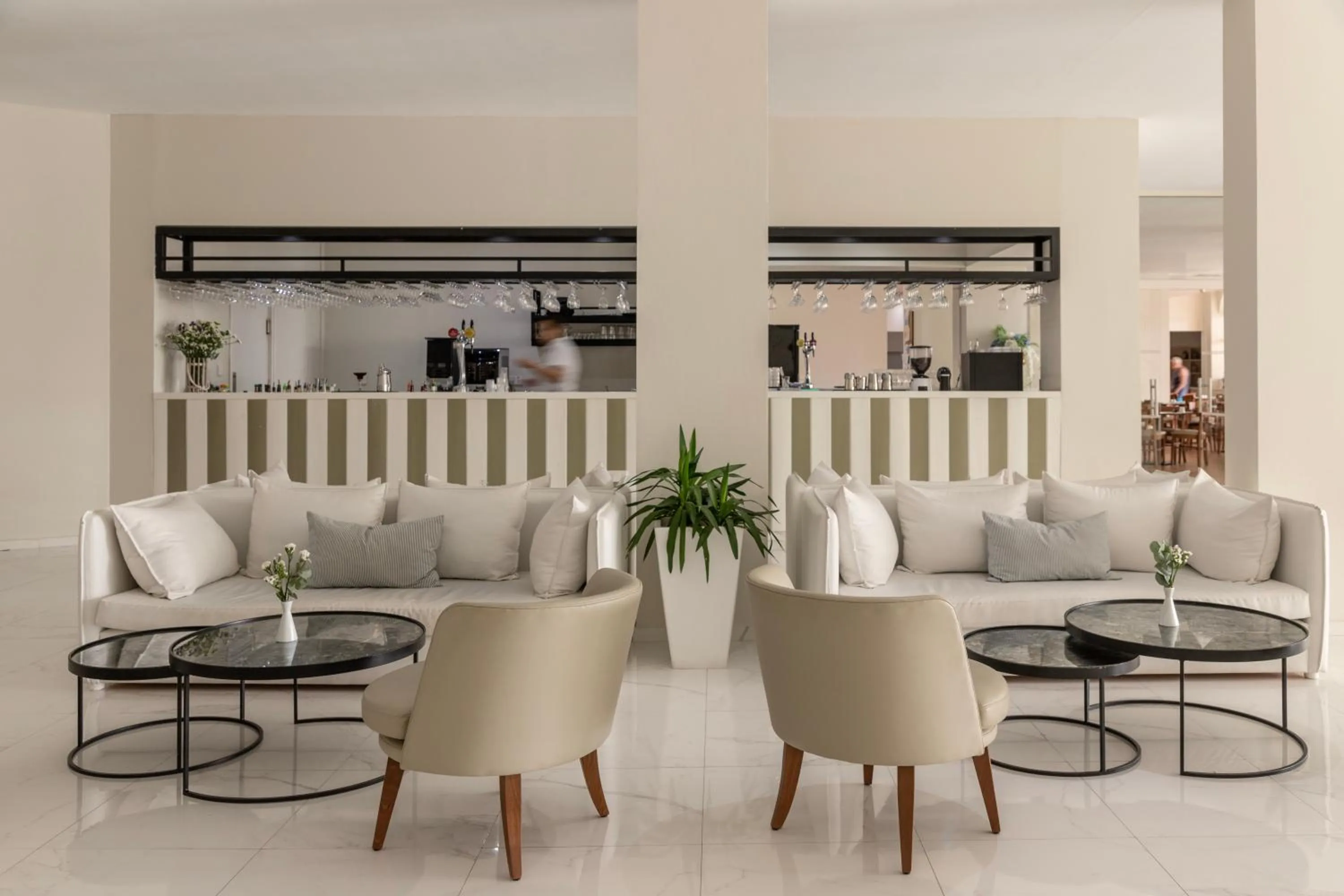 Lounge or bar in Louis Paphos Breeze