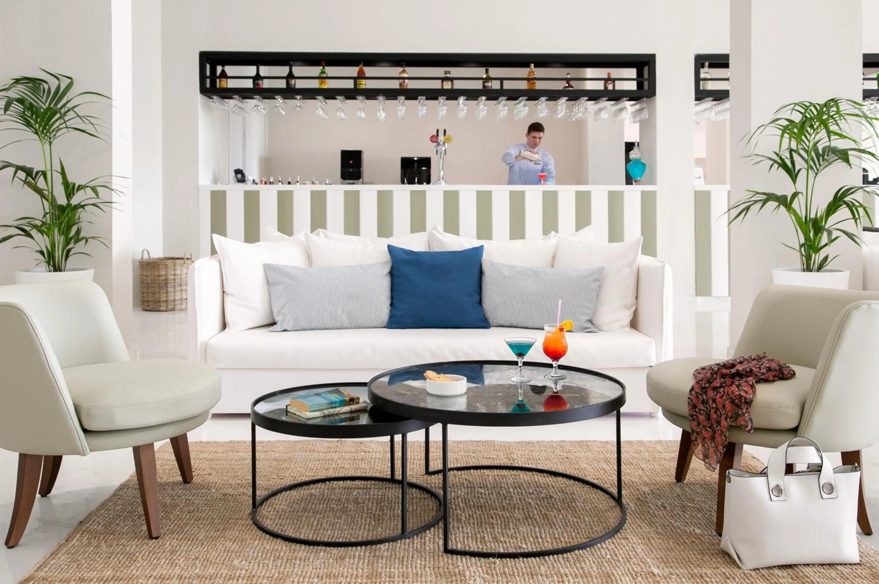 Lounge or bar in Louis Paphos Breeze