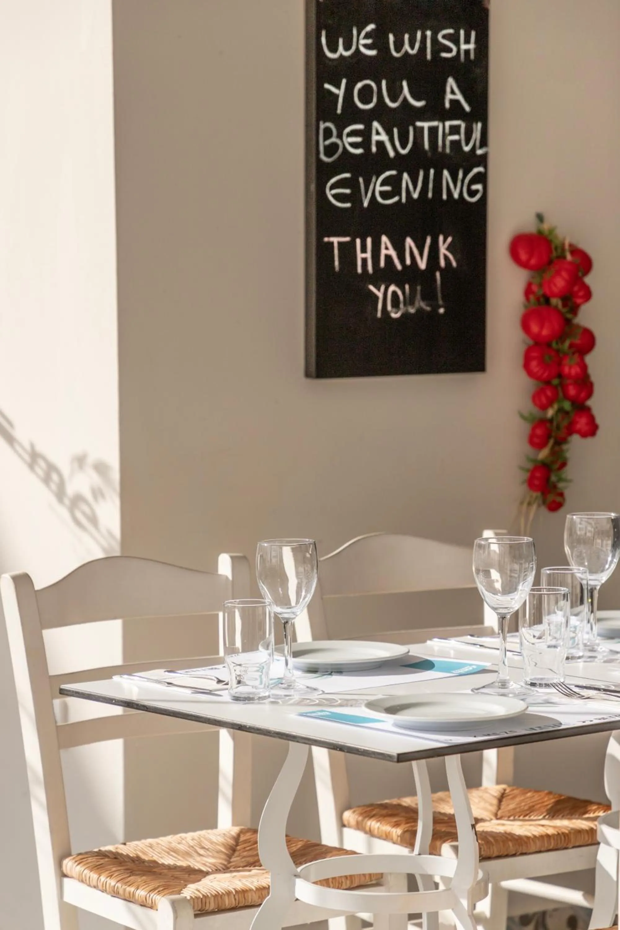 Restaurant/places to eat in Louis Paphos Breeze