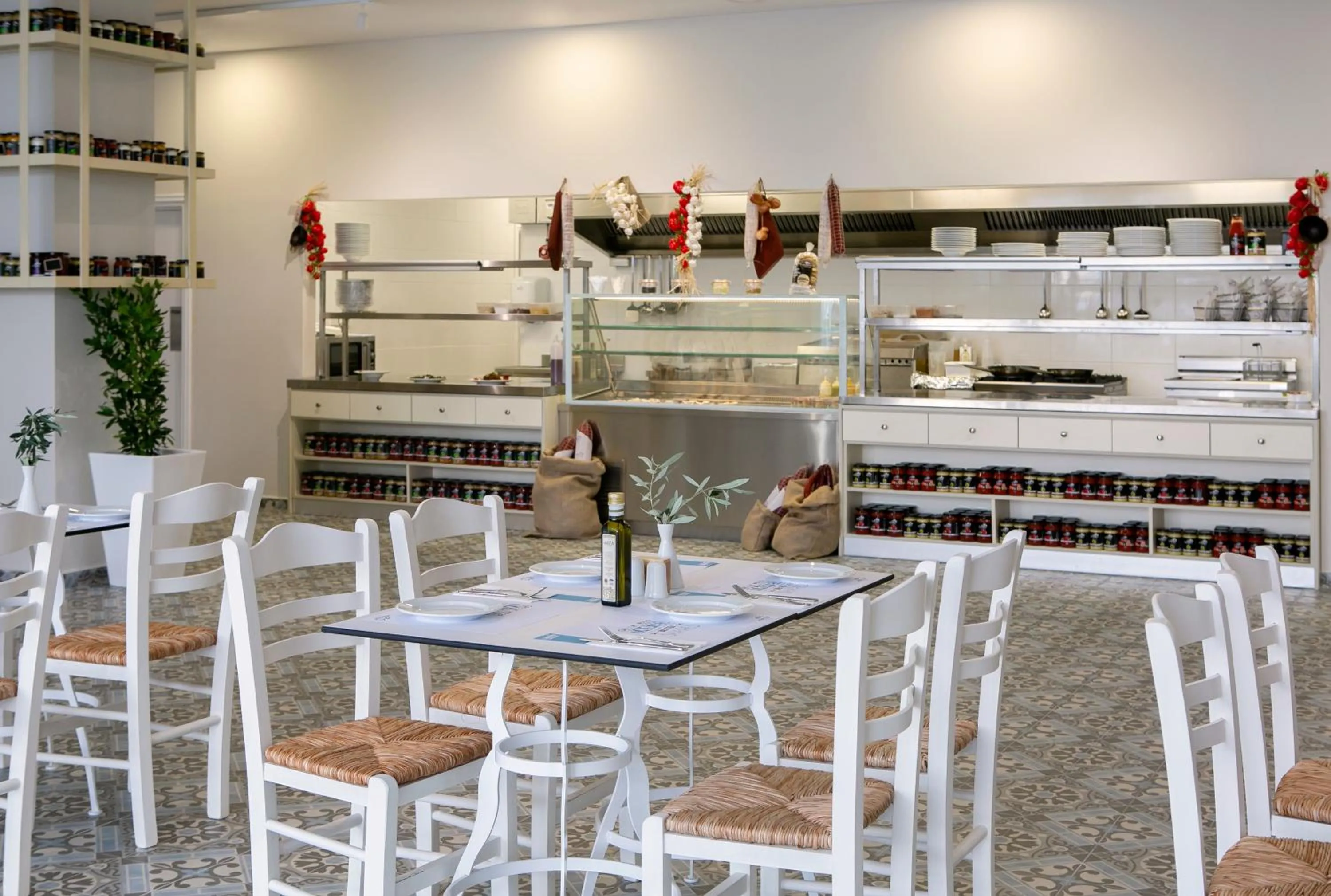 Restaurant/places to eat in Louis Paphos Breeze