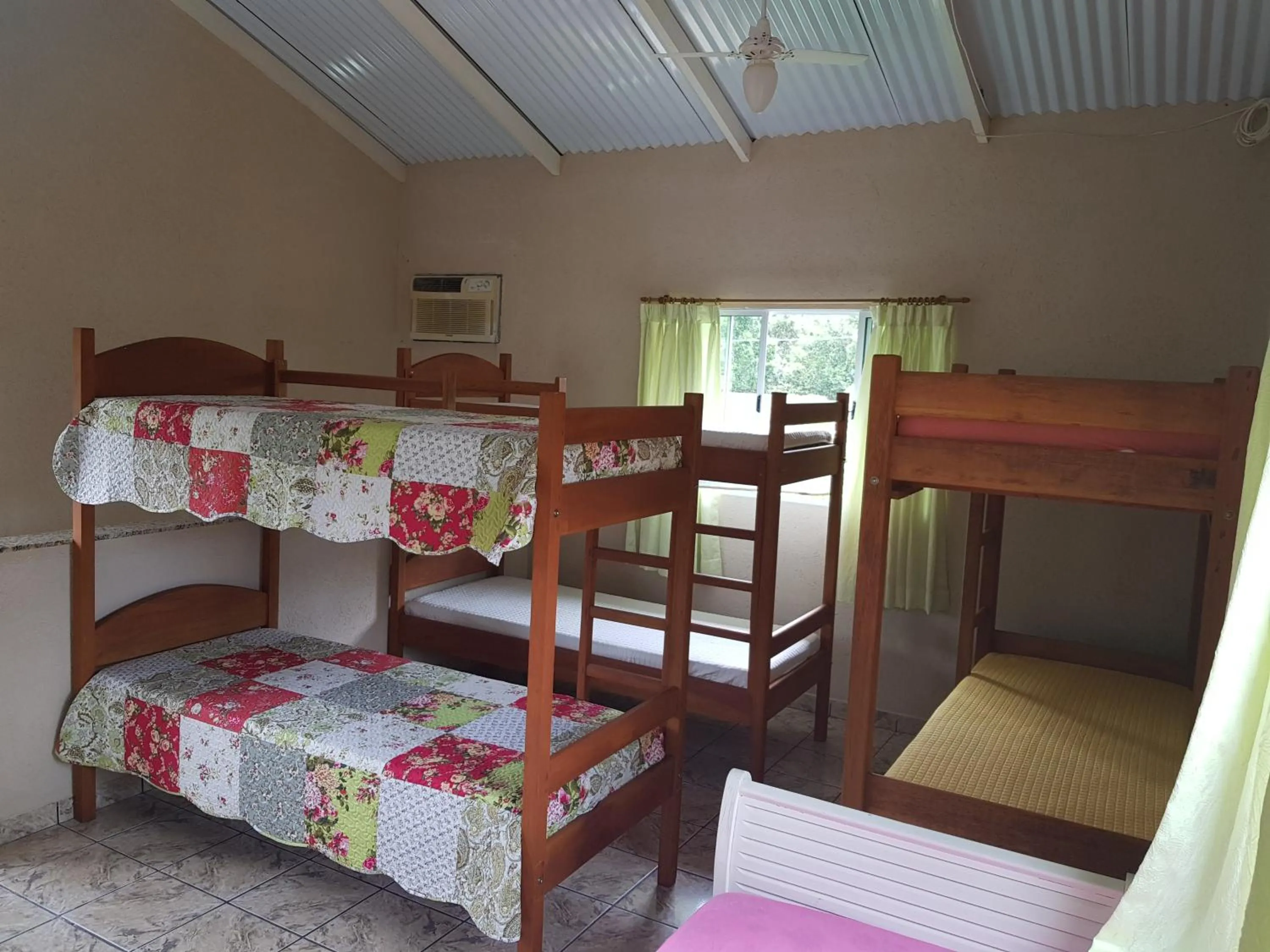bunk bed, Bed in Residencial dos Portugas