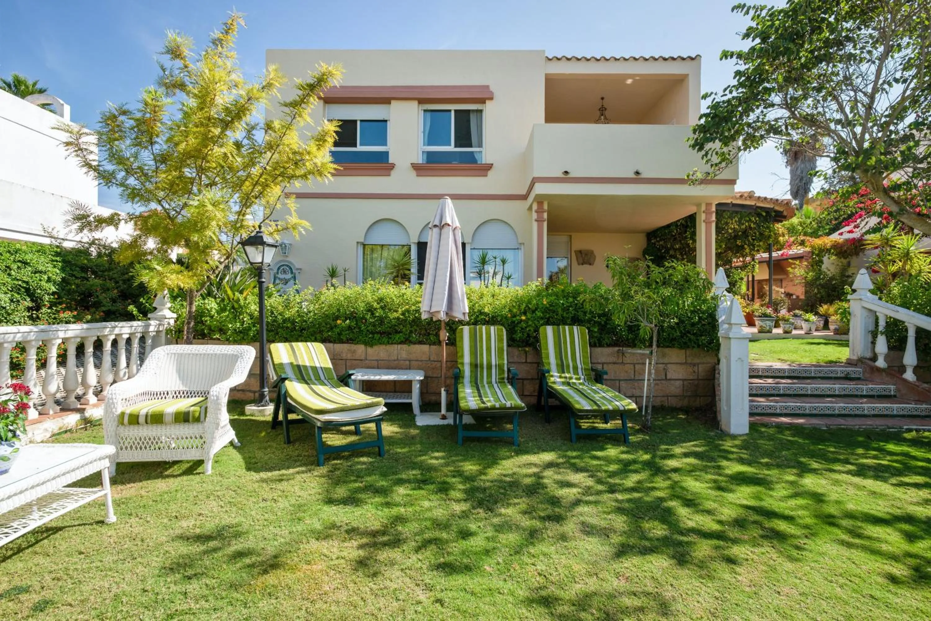 Charming villa in Sanlúcar de Barrameda with private pool
