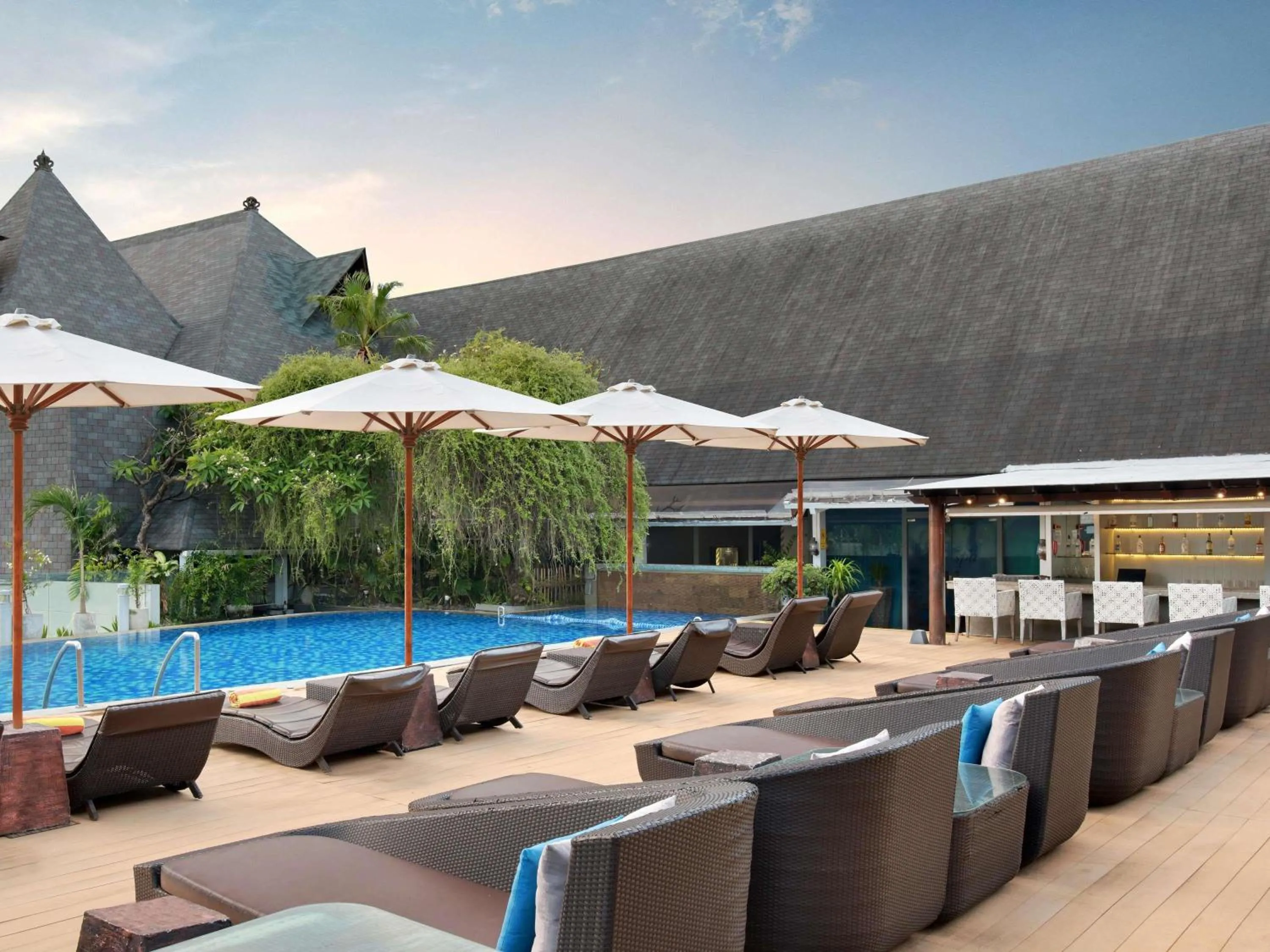 Lounge or bar in The Kuta Beach Heritage Hotel - Managed by Accor