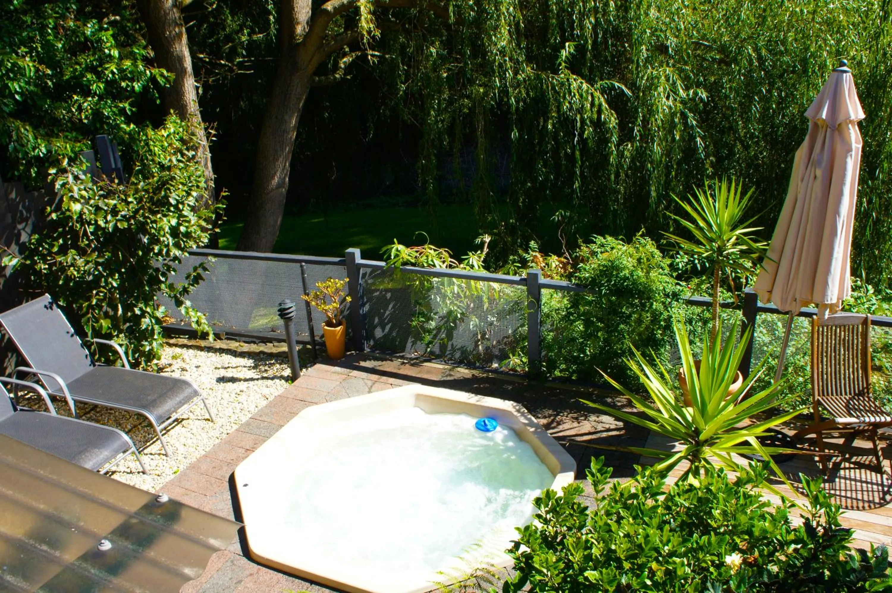 Open Air Bath in Forget Me Not Cottages