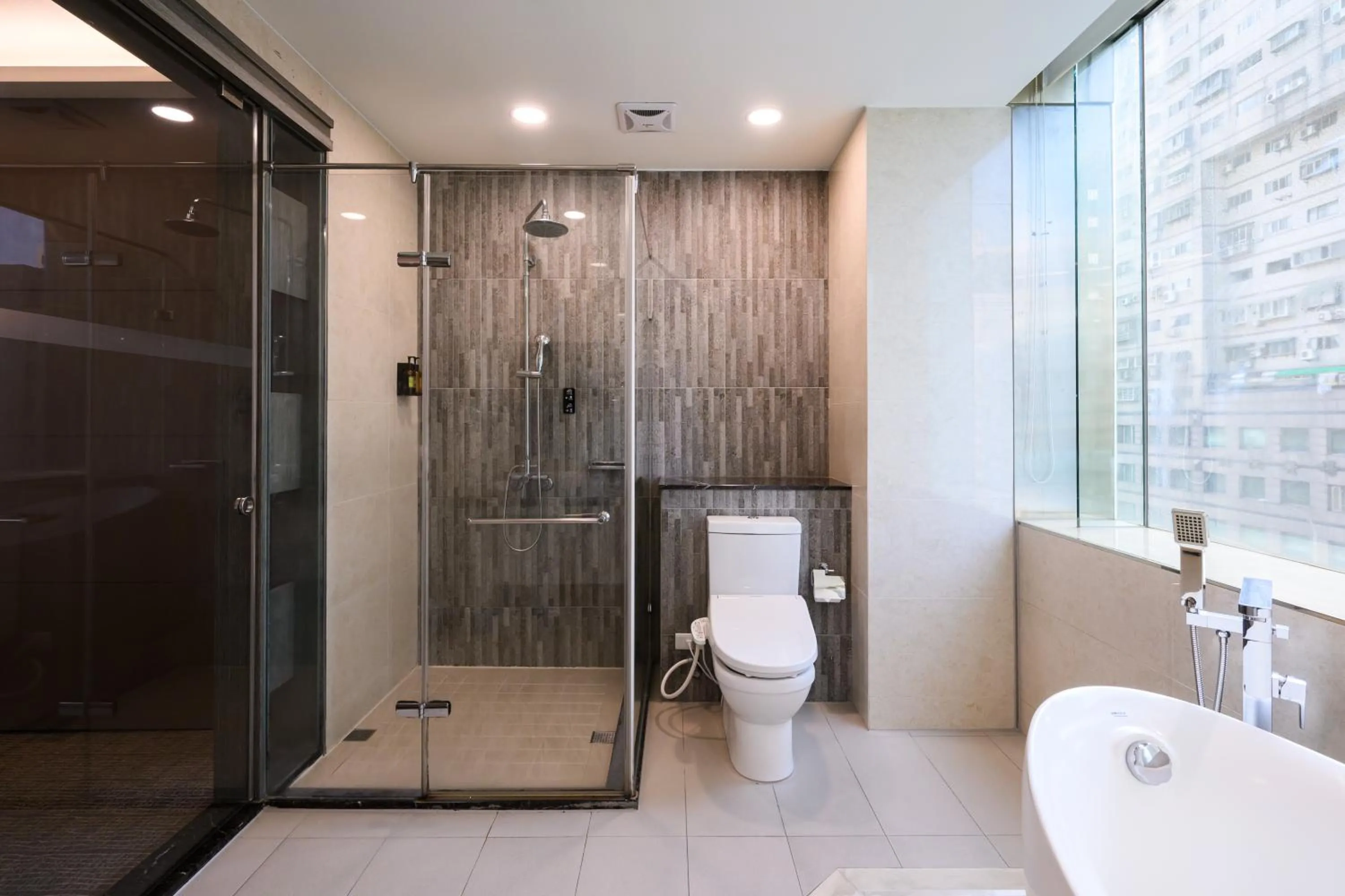 Shower in Hotel Geight Taipei