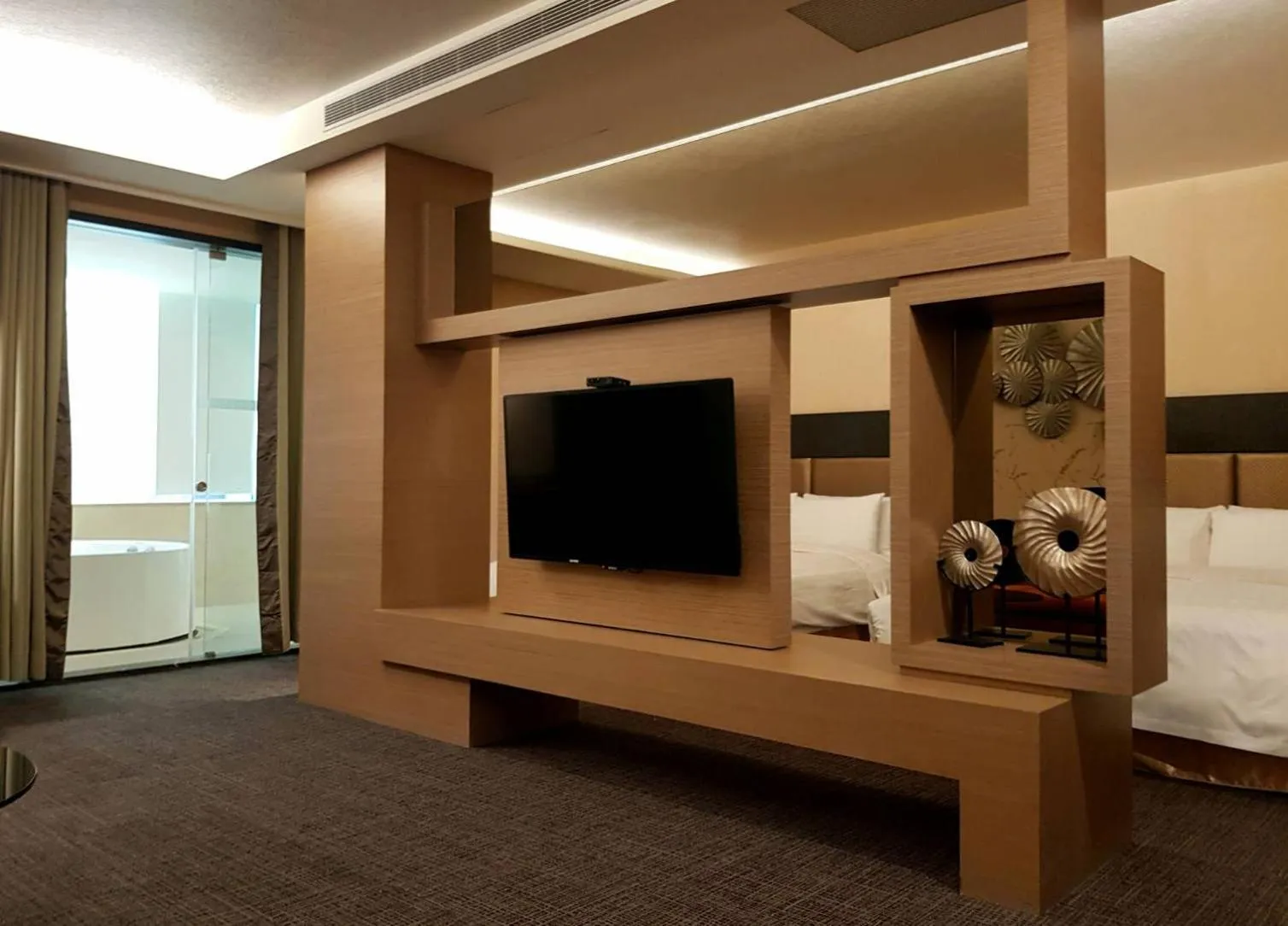 Communal lounge/ TV room, Bed in Hotel Geight Taipei