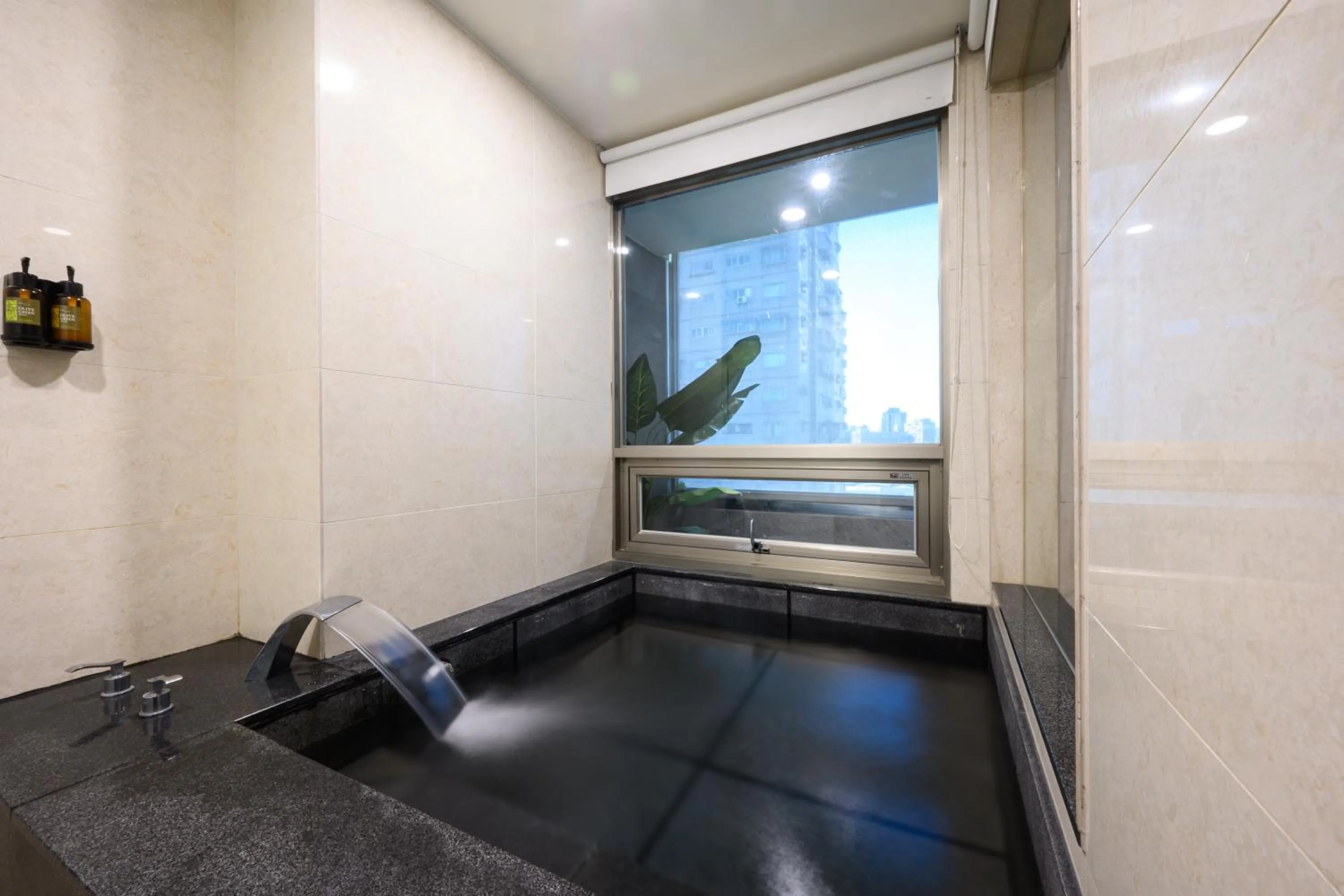 Bath in Hotel Geight Taipei