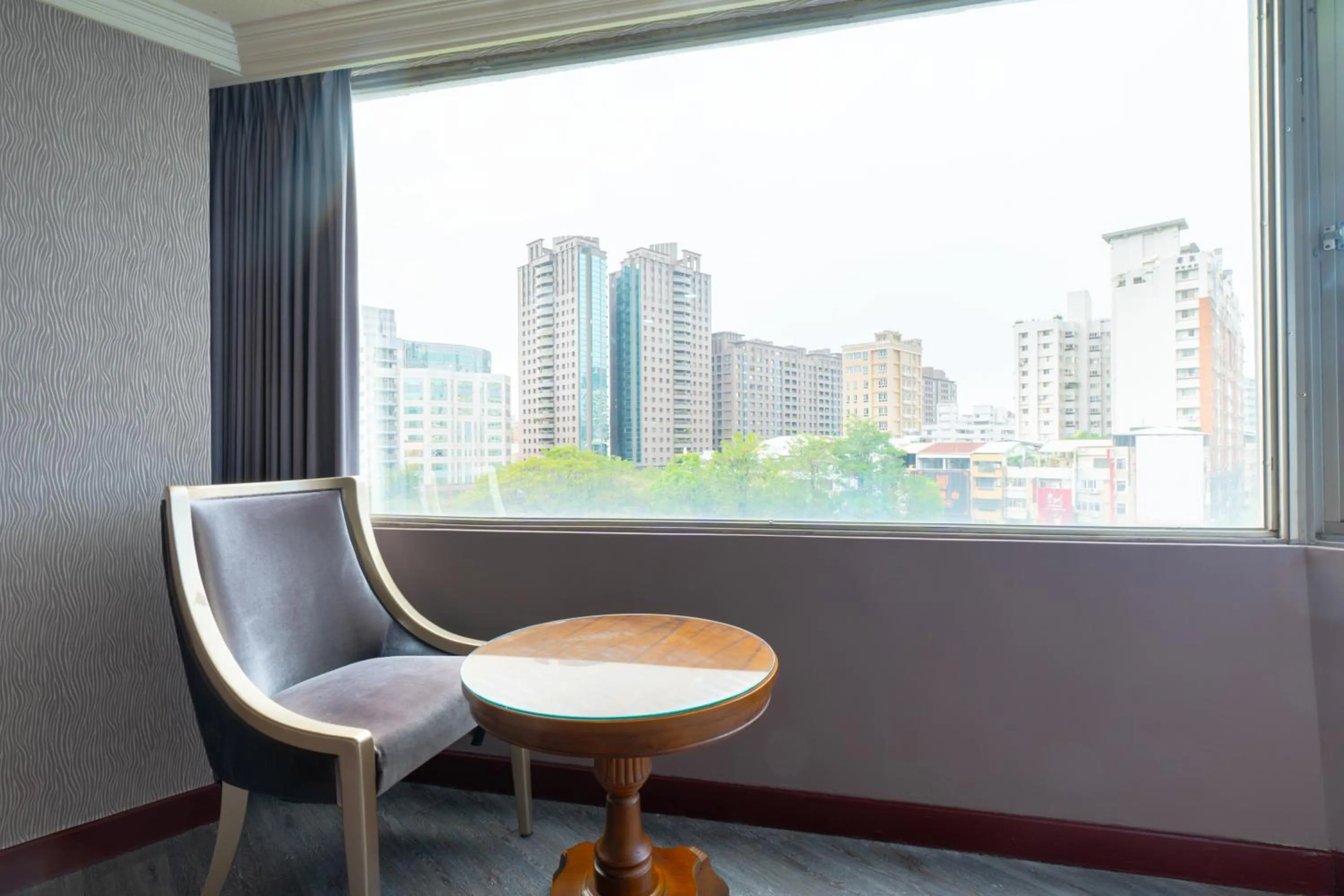 Seating area in Hamilton Hotel