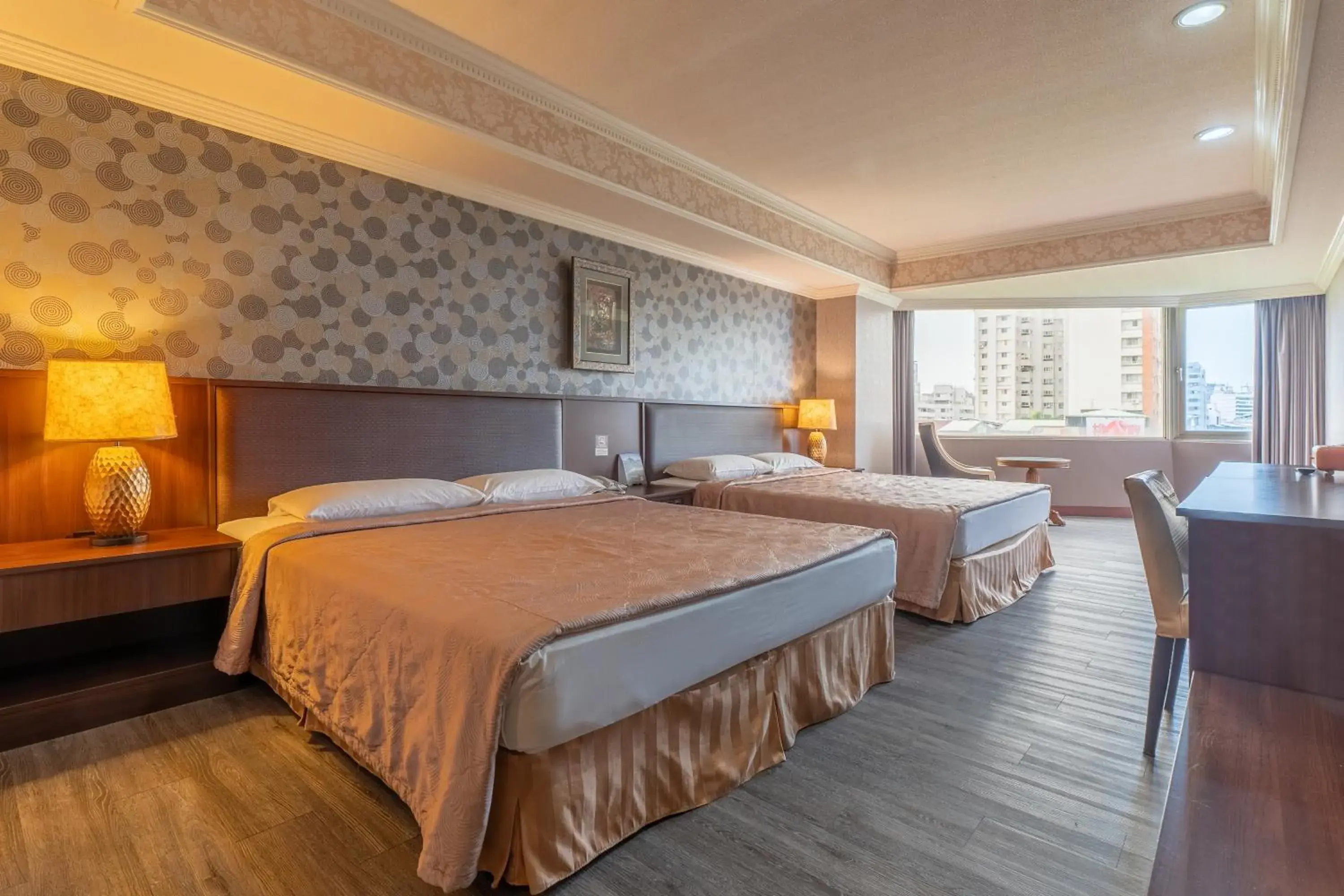 Photo of the whole room, Bed in Hamilton Hotel Photo of the whole room, Bed in Hamilton Hotel