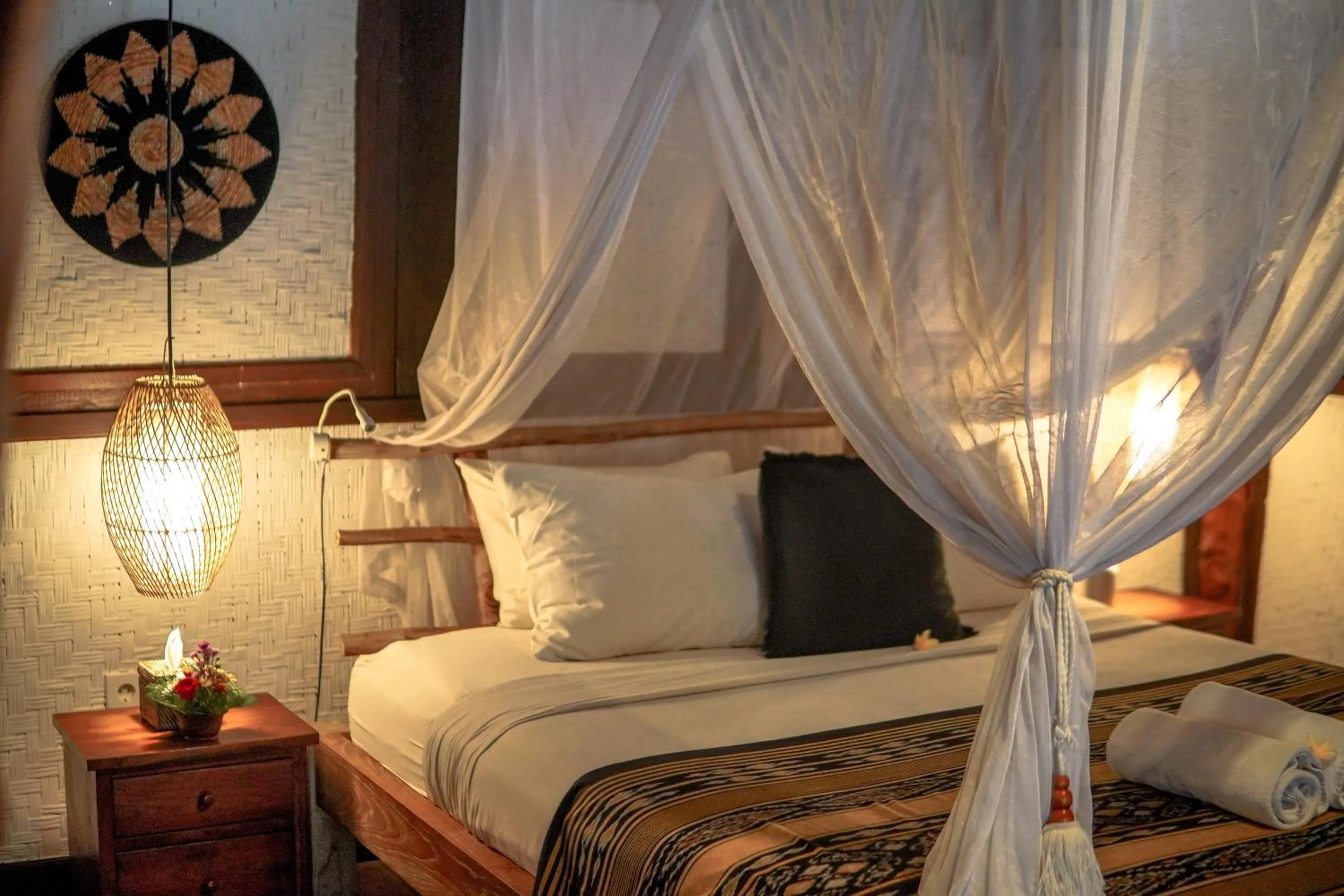 Property building, Bed in The Calmtree Bungalows