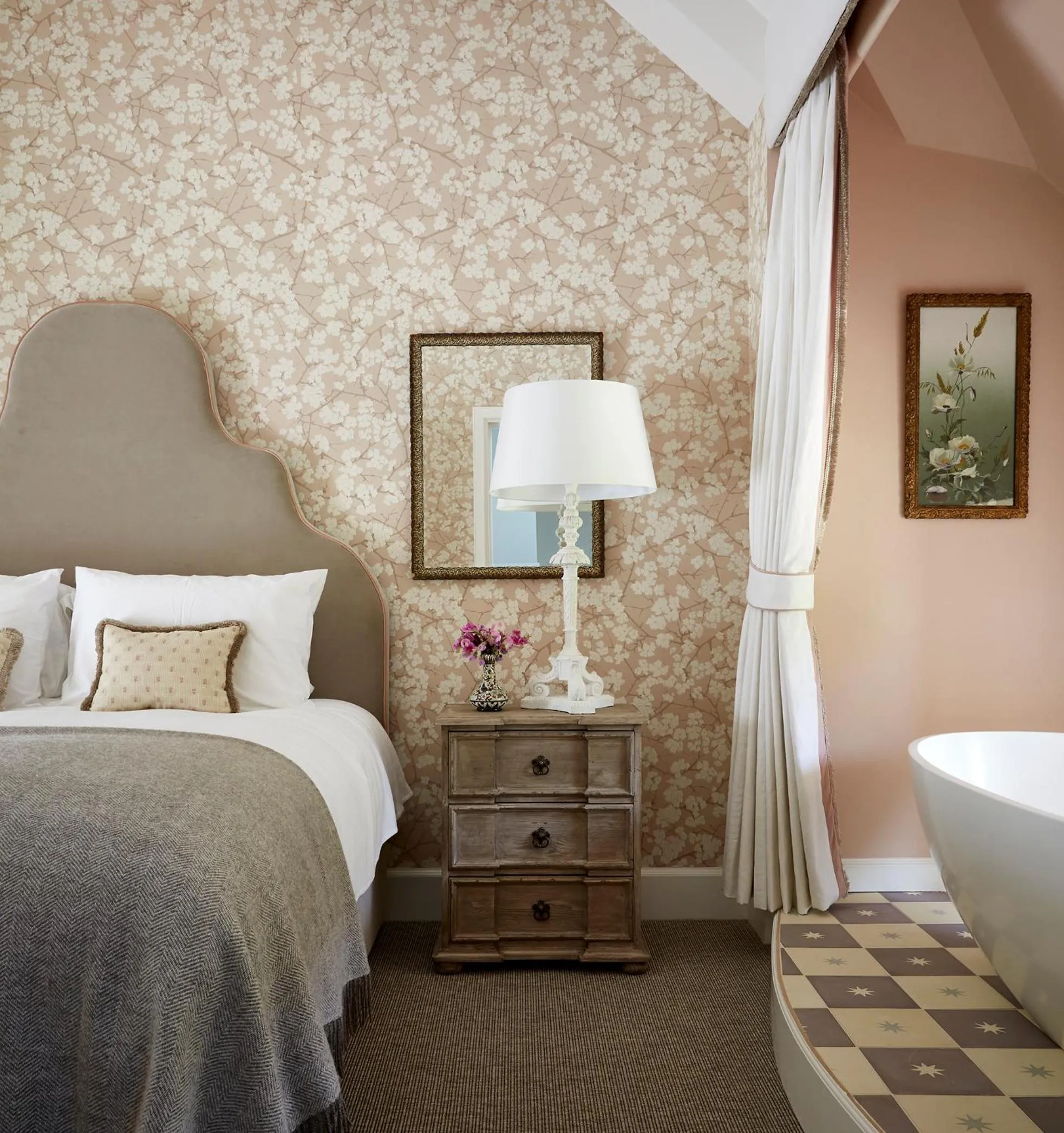 Bed in Newhall Mains