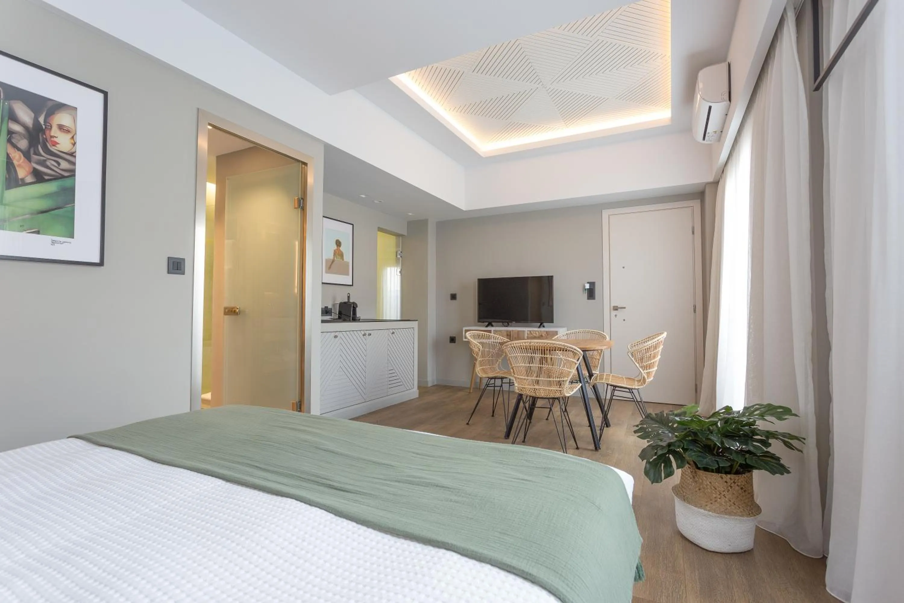 Photo of the whole room, Bed in Artree Suites